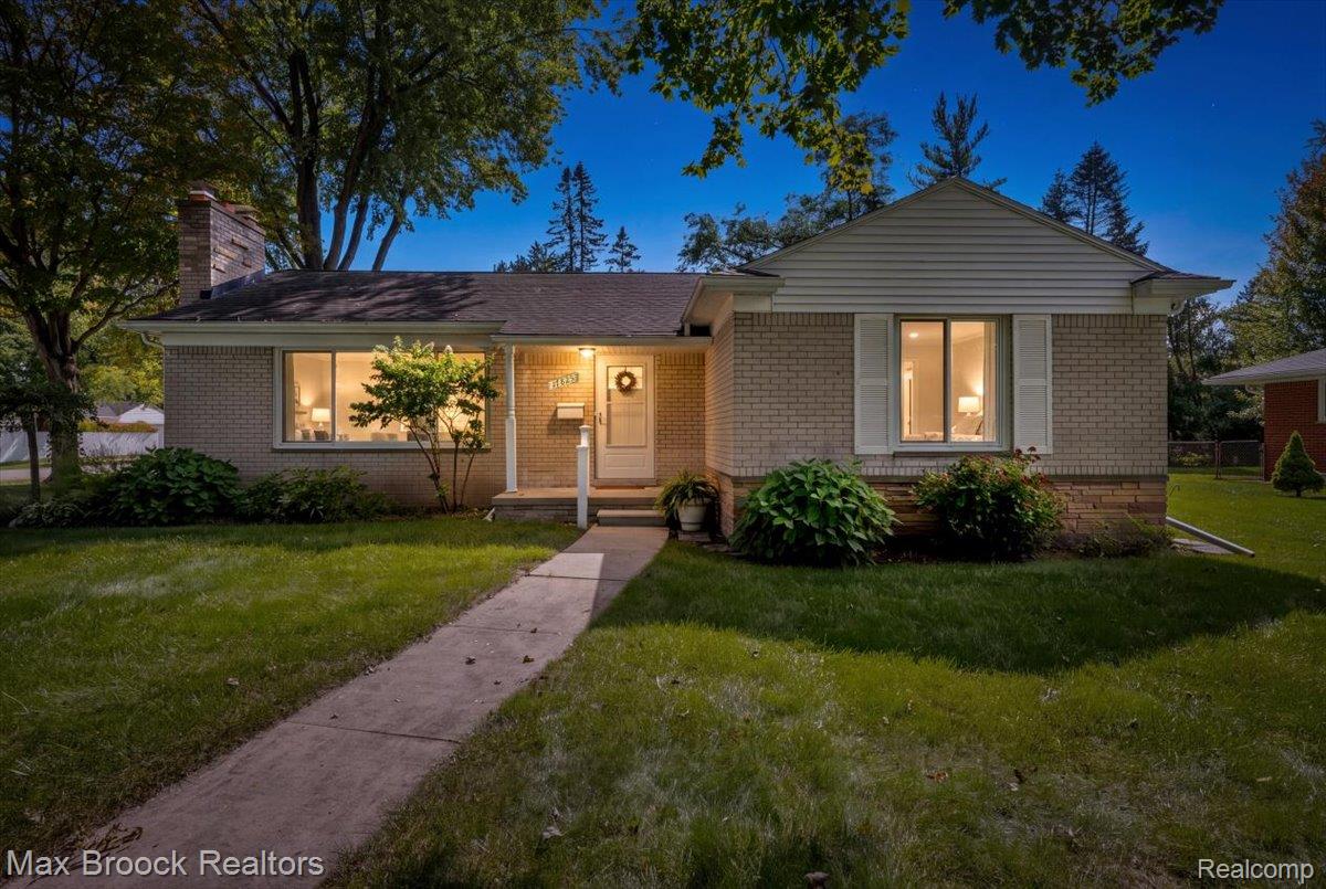 17825 Kinross Ave Property Photo 48
