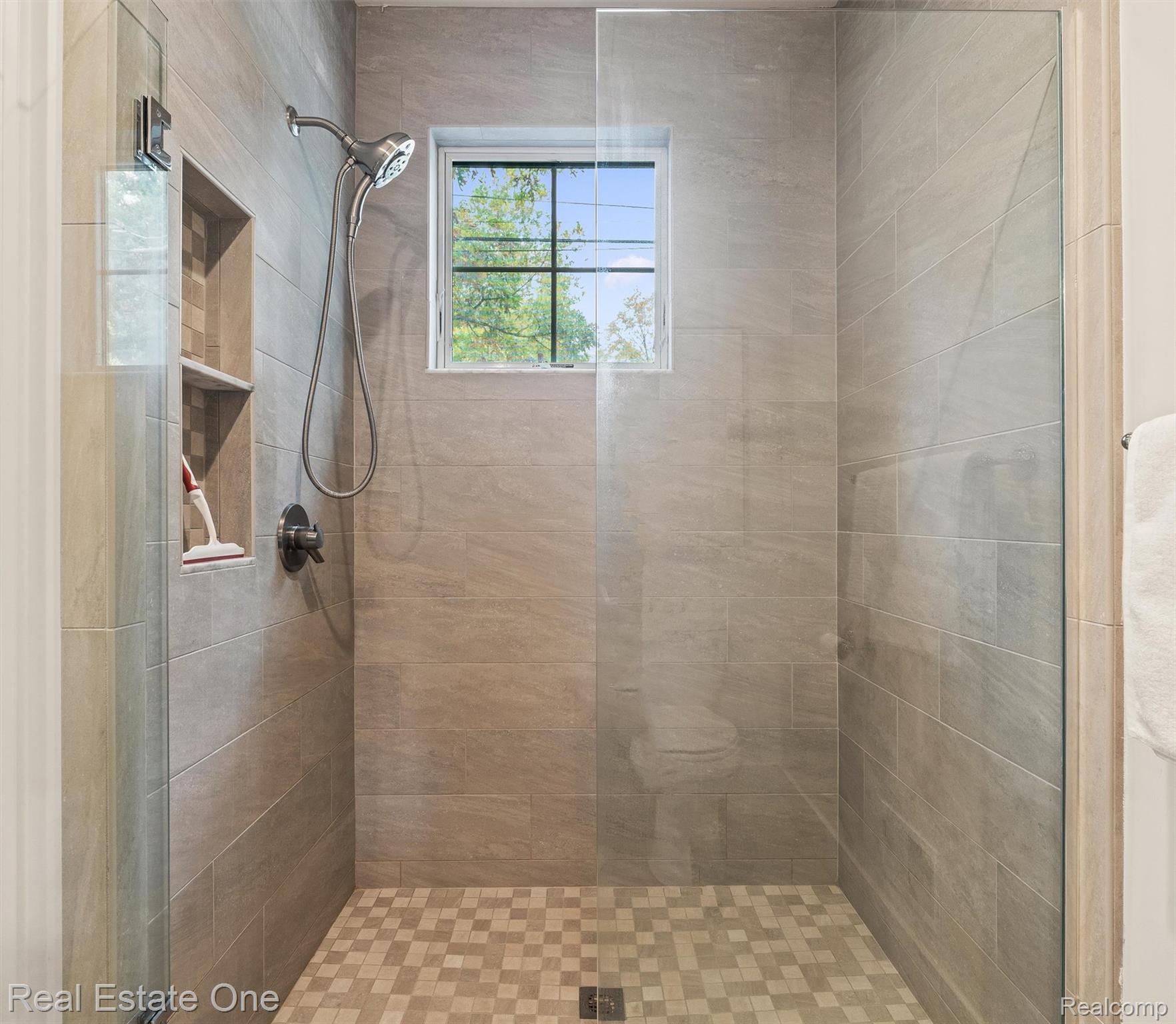 9377 Anne St Property Photo 27
