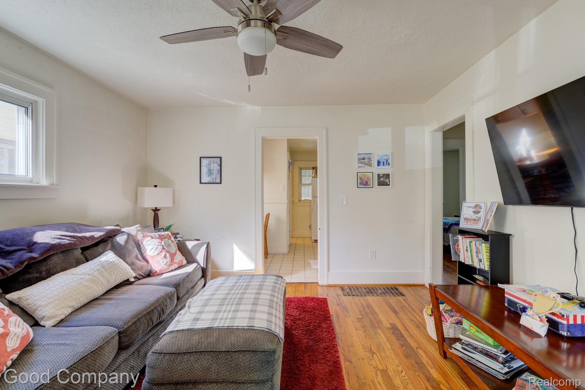 625 E Drayton St Property Photo 2