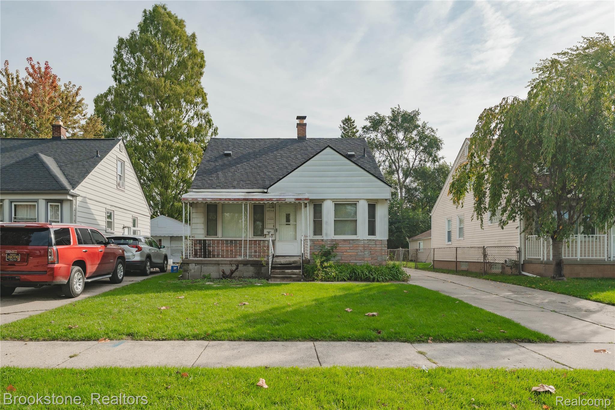 22764 Teppert Ave Property Photo 2