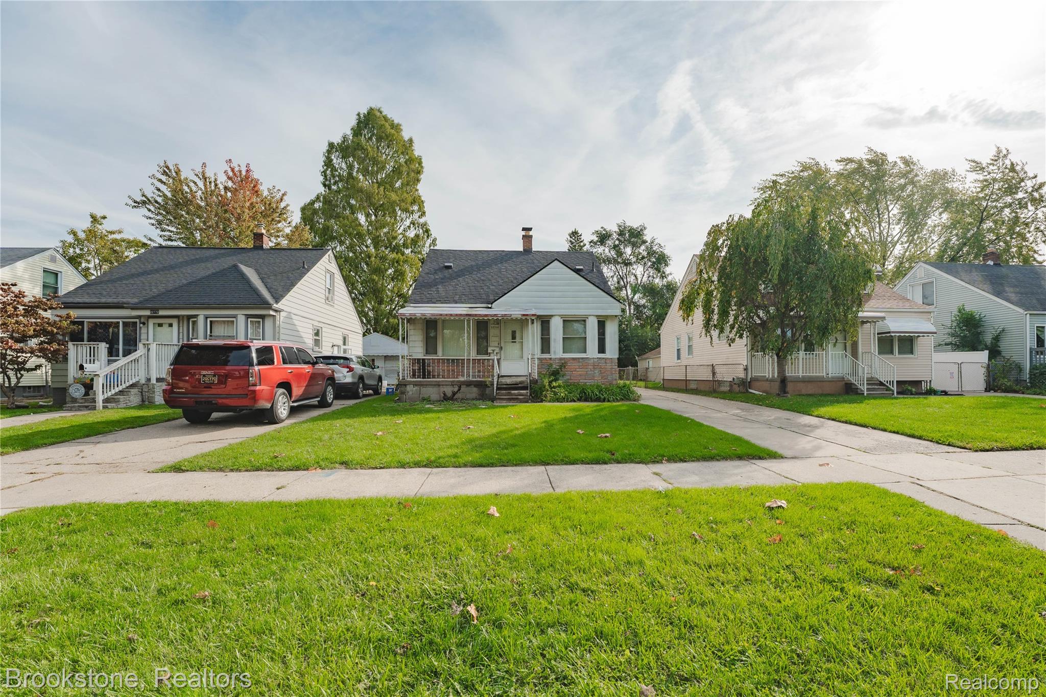 22764 Teppert Ave Property Photo 3