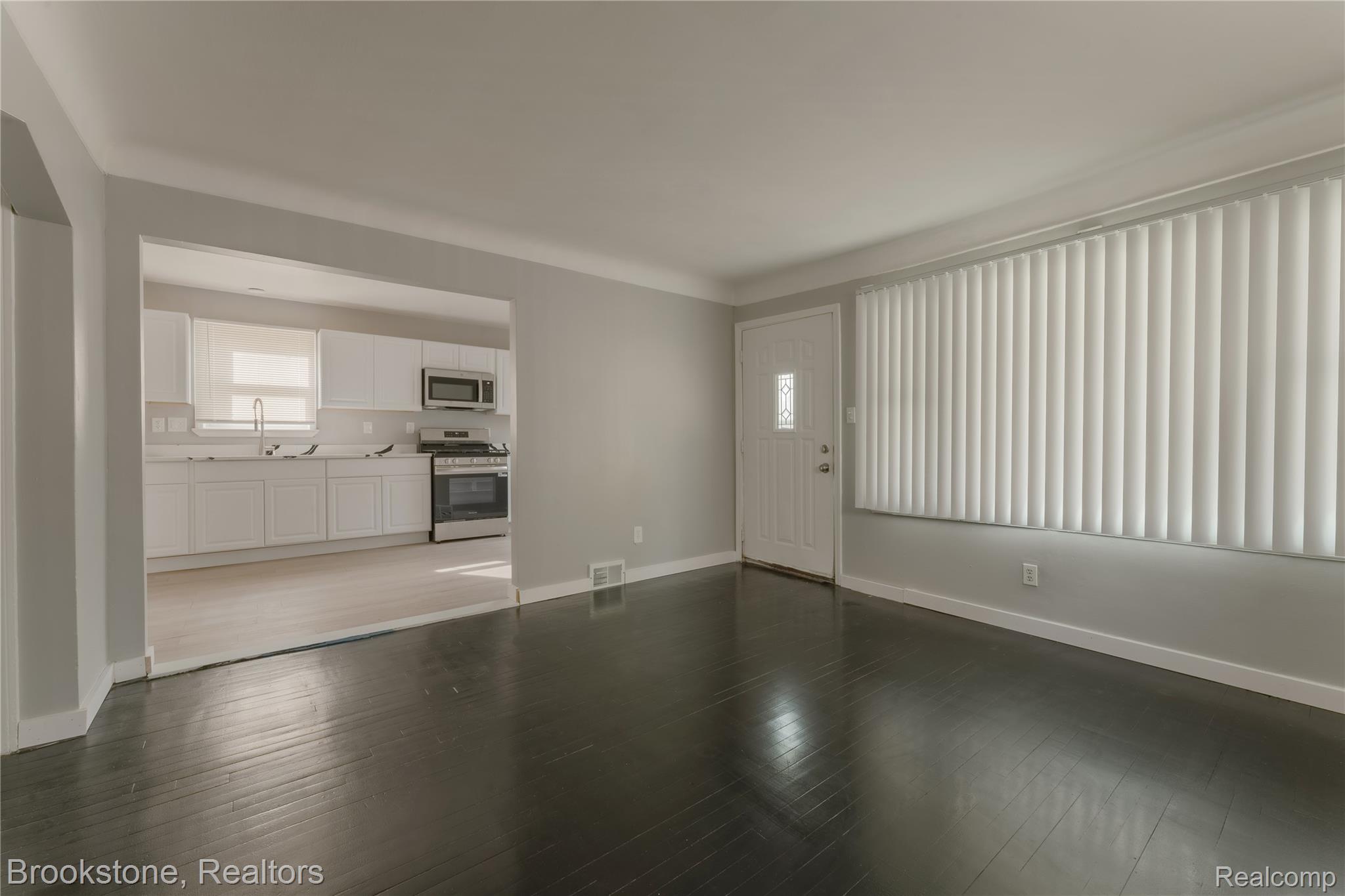 22764 Teppert Ave Property Photo 6
