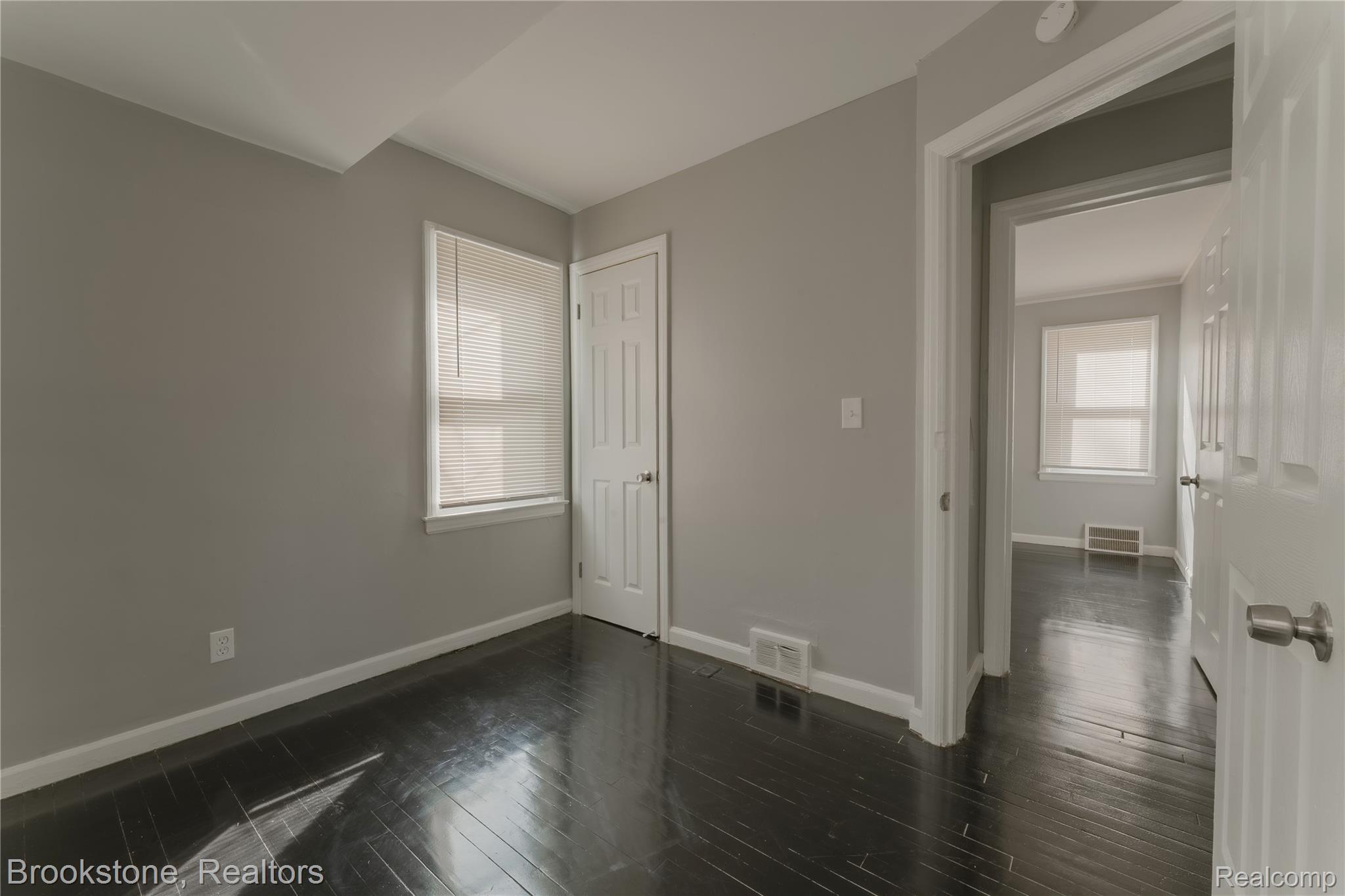 22764 Teppert Ave Property Photo 16