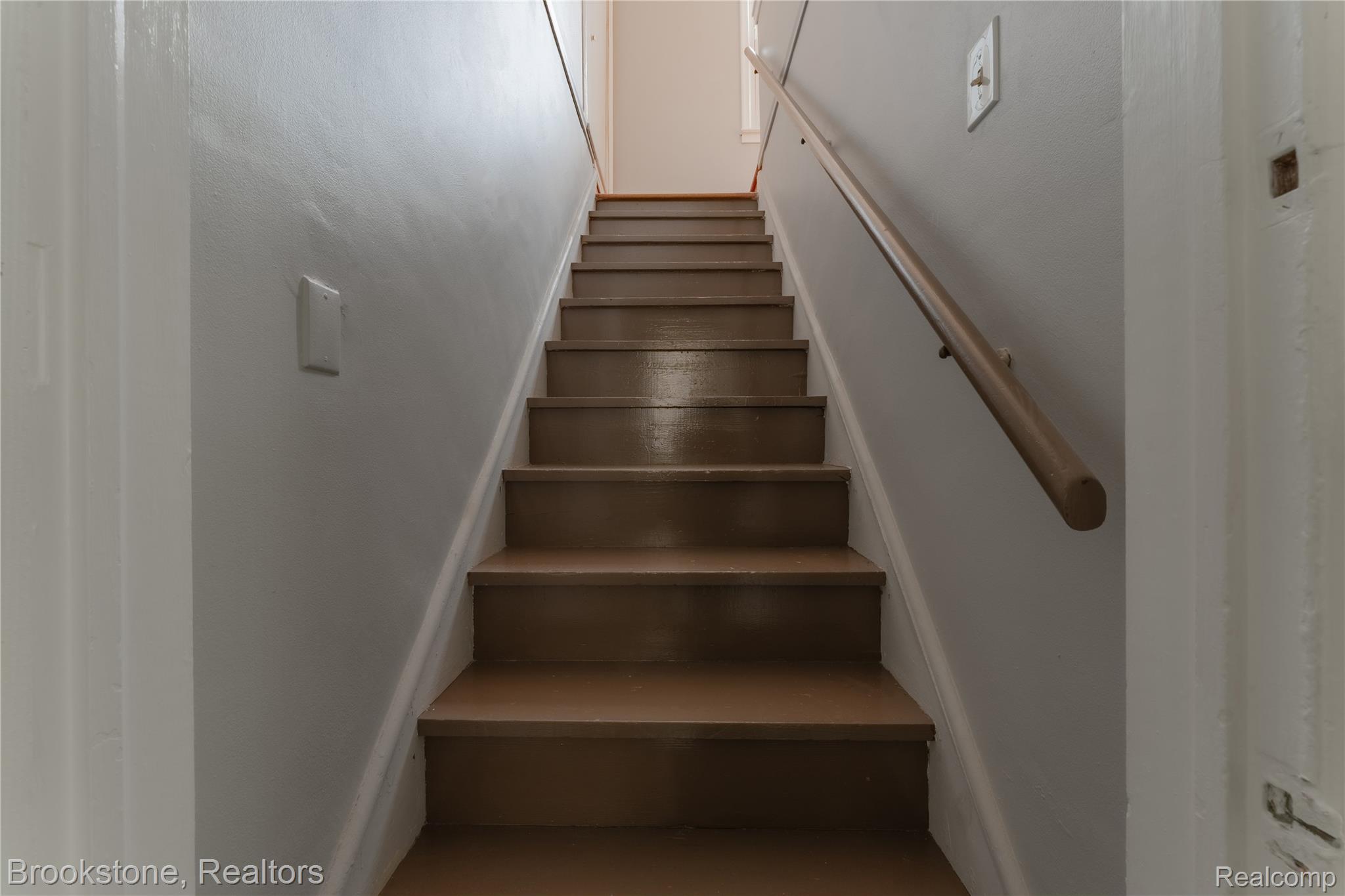 22764 Teppert Ave Property Photo 18