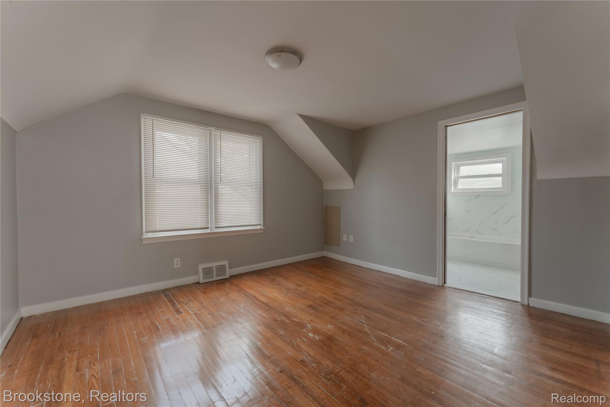 22764 Teppert Ave Property Photo 20