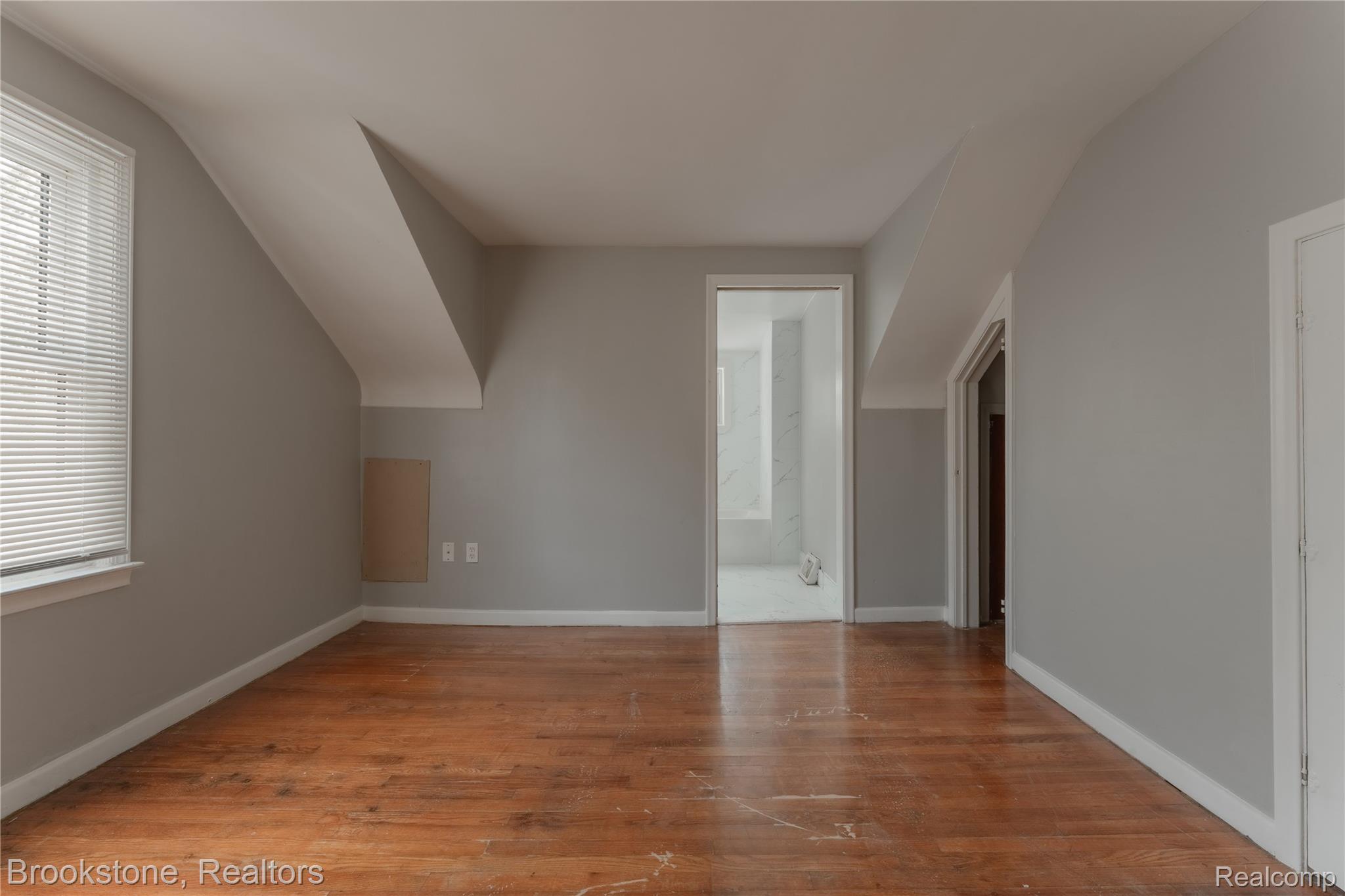 22764 Teppert Ave Property Photo 21