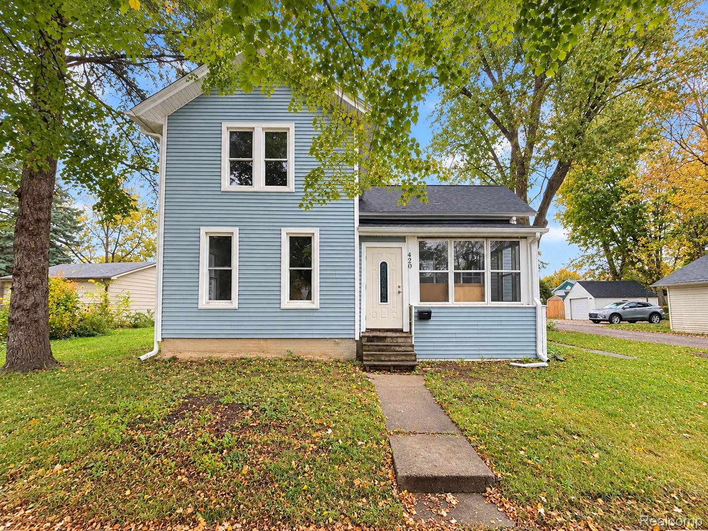 420 Elm St Property Photo 2