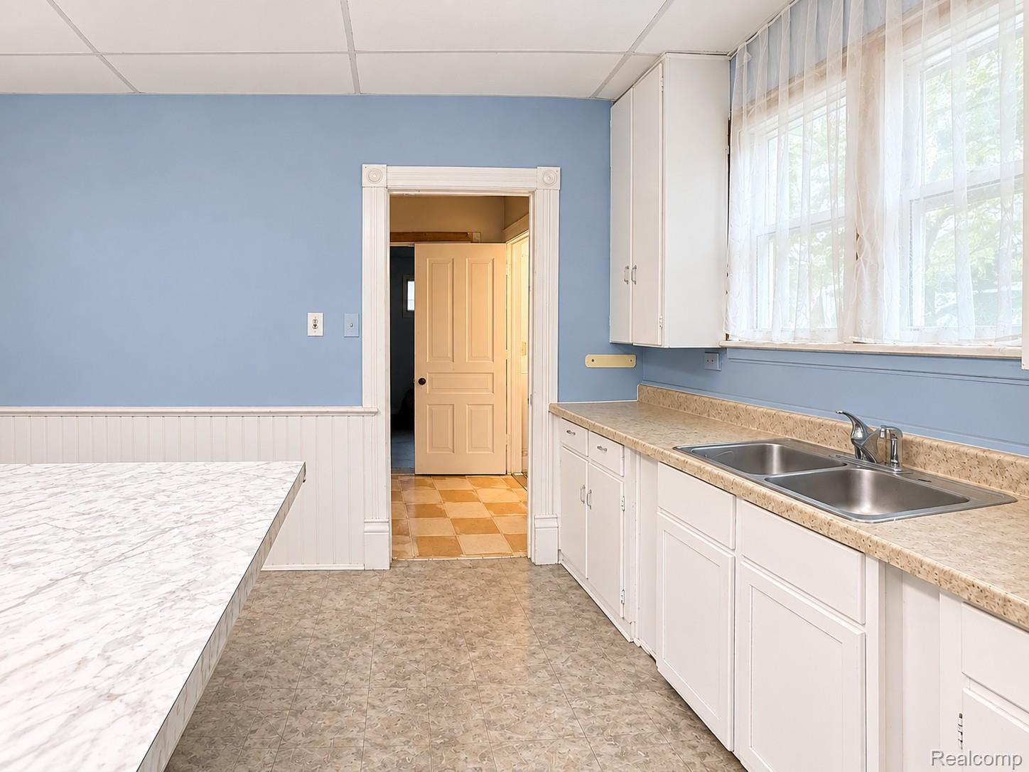420 Elm St Property Photo 6
