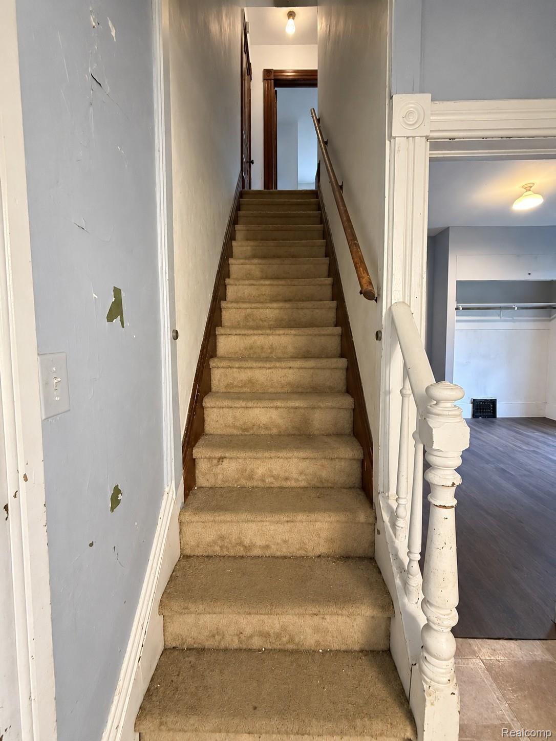 420 Elm St Property Photo 17