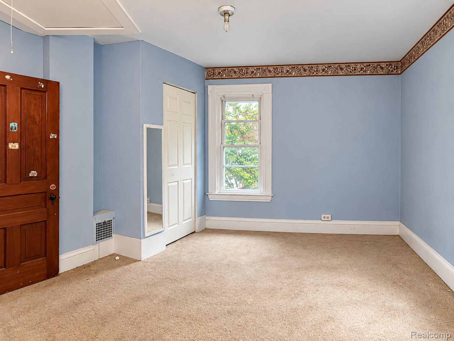 420 Elm St Property Photo 21