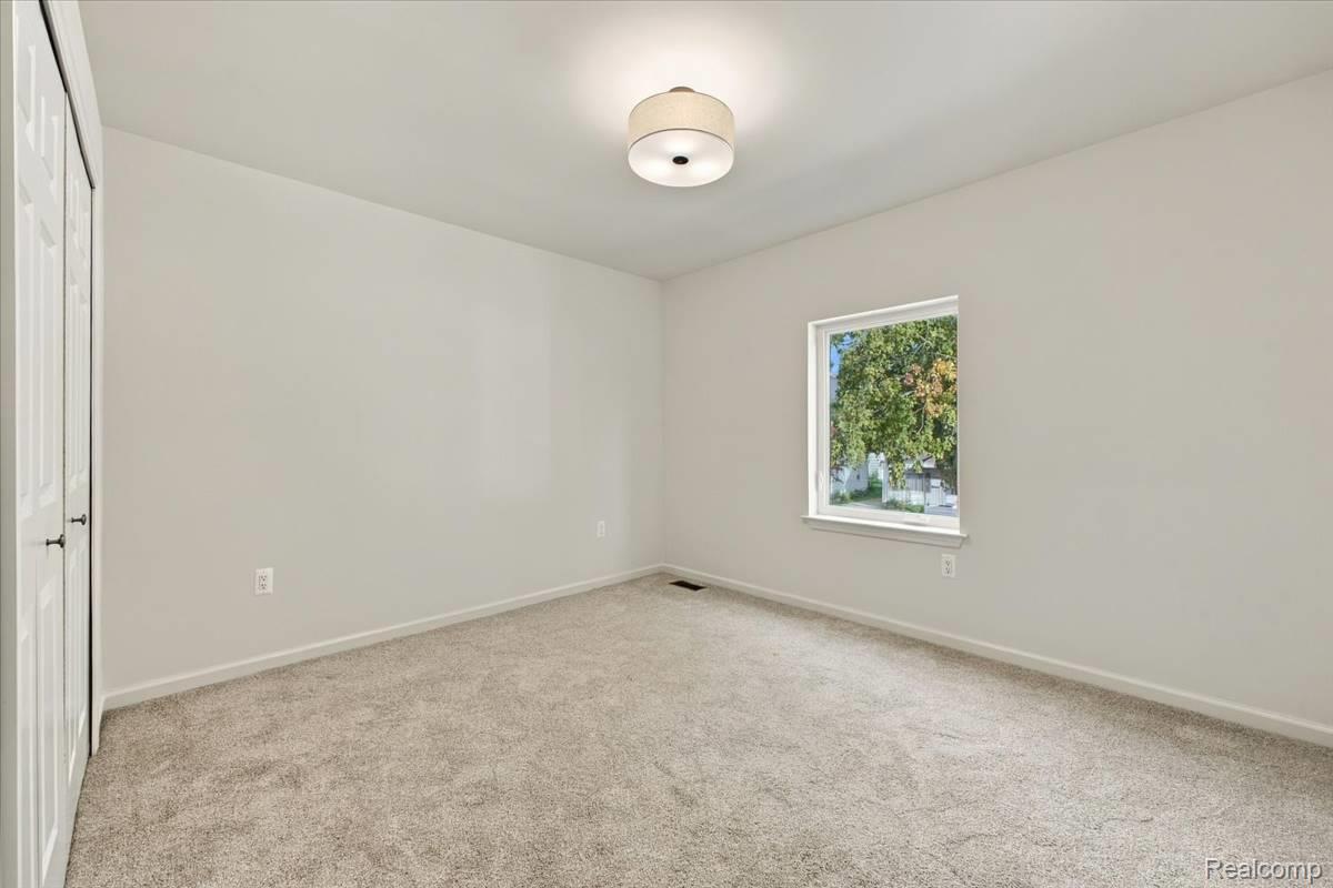 2204 Mahan St Property Photo 21