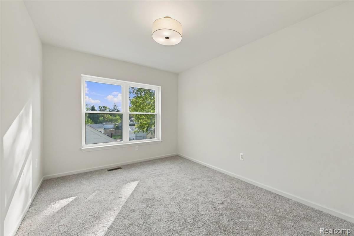 2204 Mahan St Property Photo 25