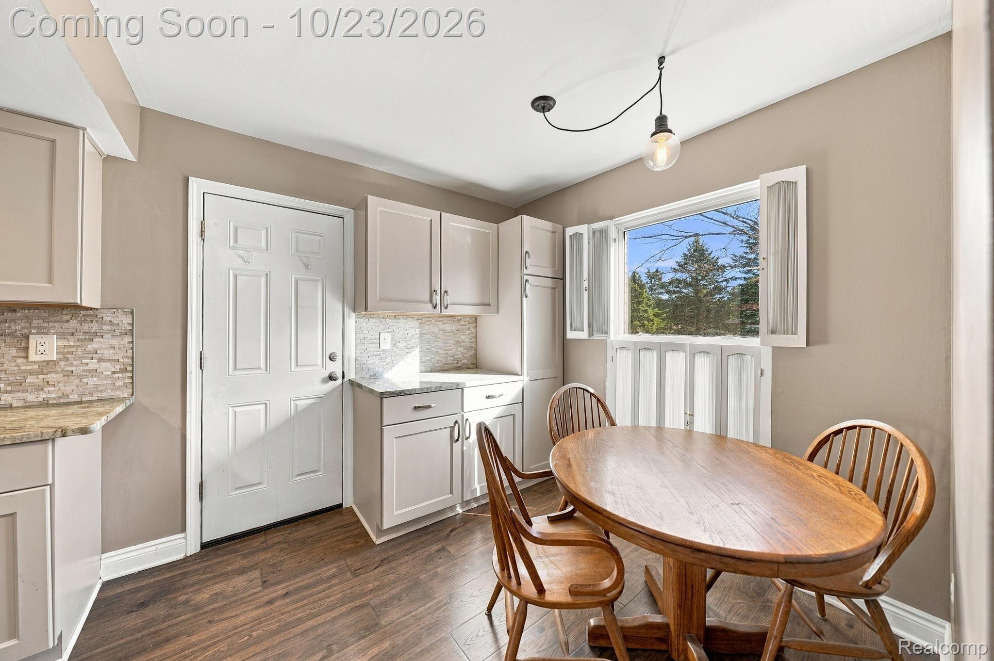 74 Longford Dr Property Photo 7