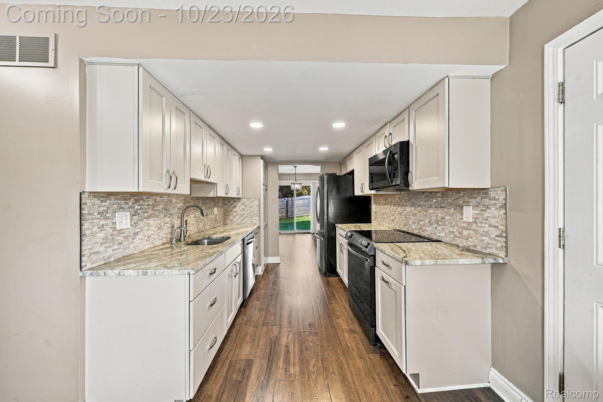 74 Longford Dr Property Photo 9