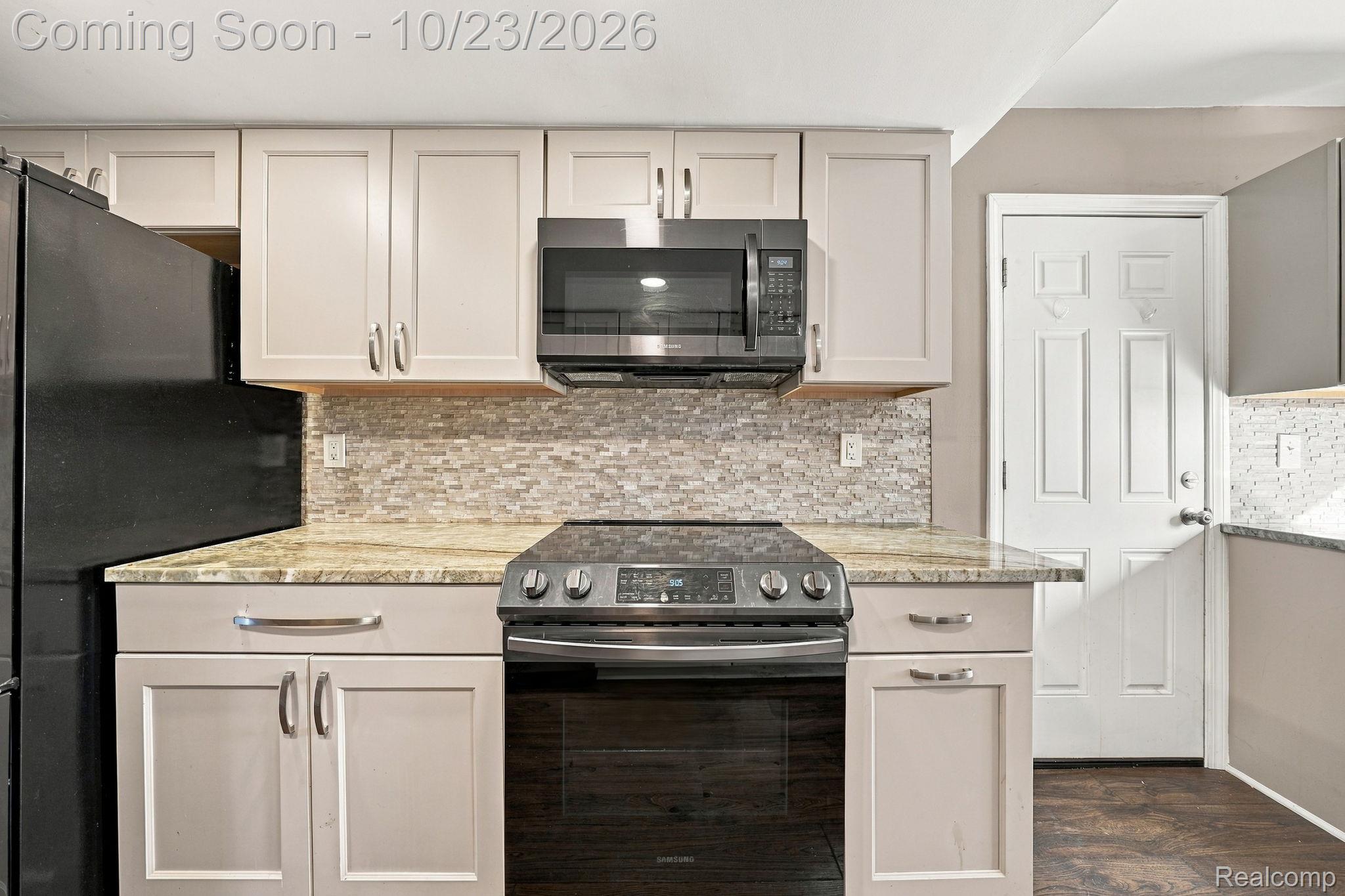 74 Longford Dr Property Photo 11
