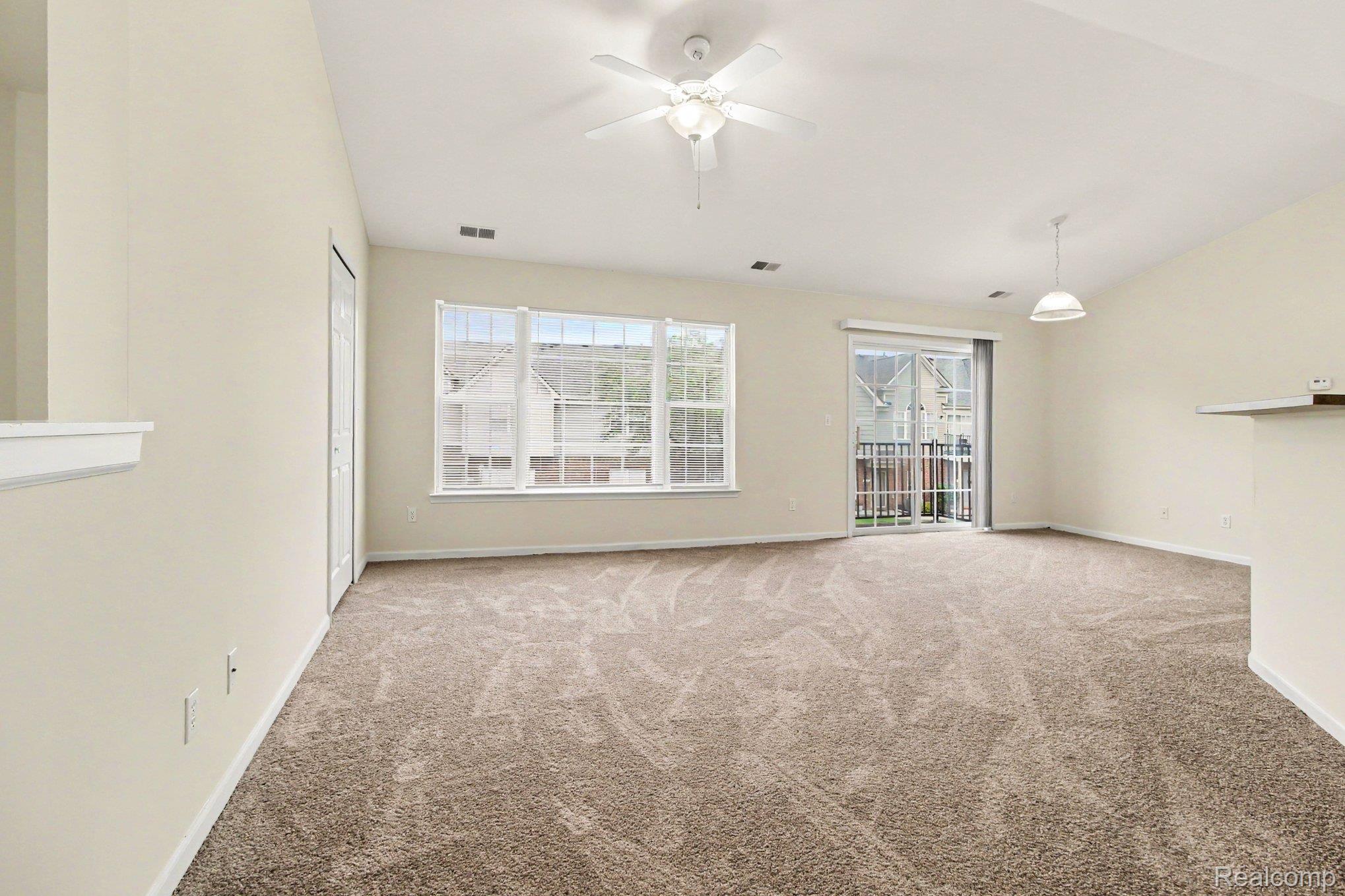 27316 Hidden Oaks Dr Property Photo 7