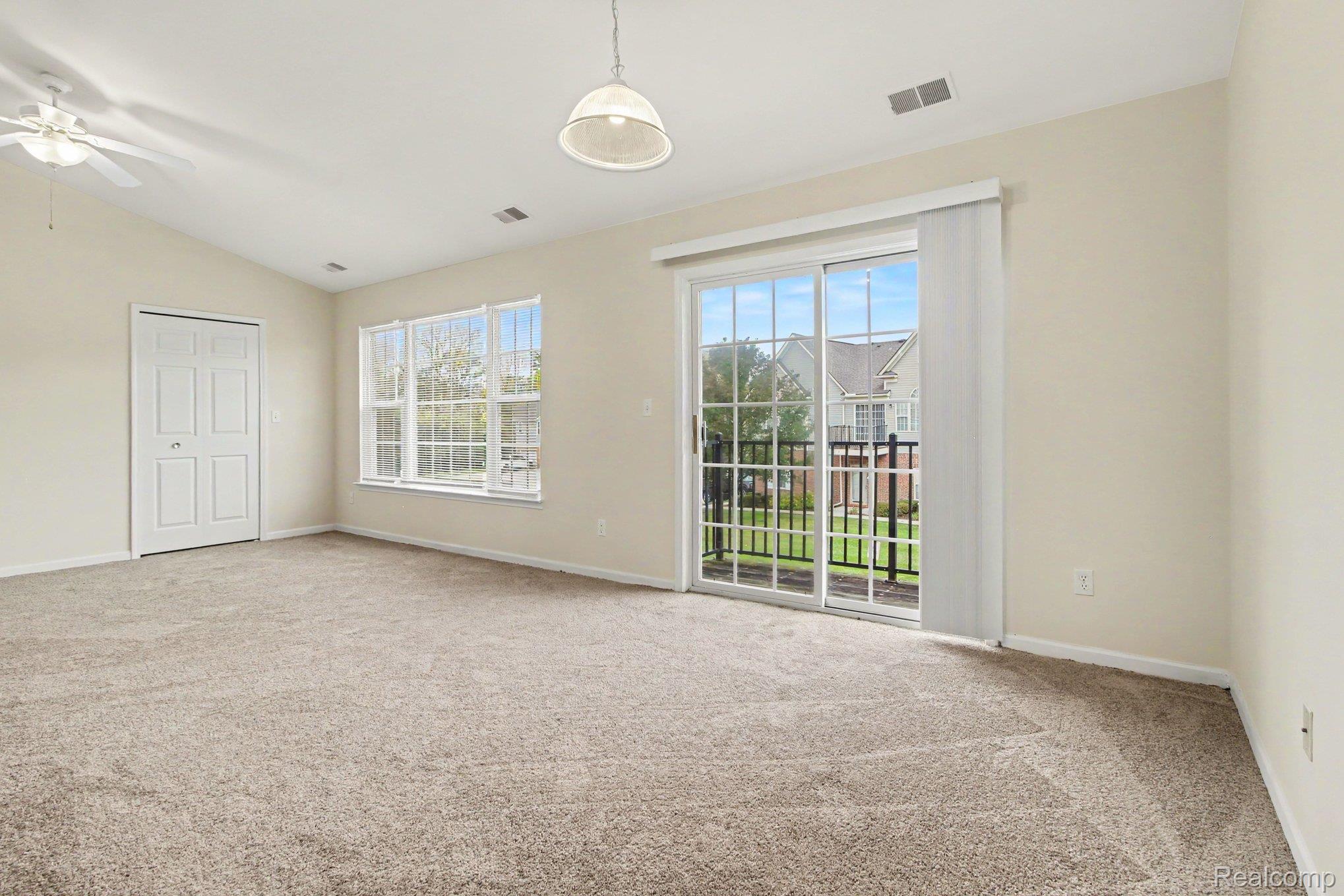 27316 Hidden Oaks Dr Property Photo 8