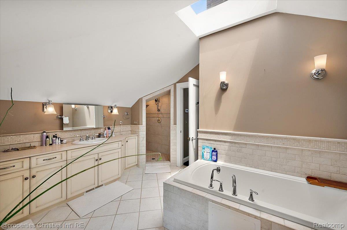 972 Ann St Property Photo 48
