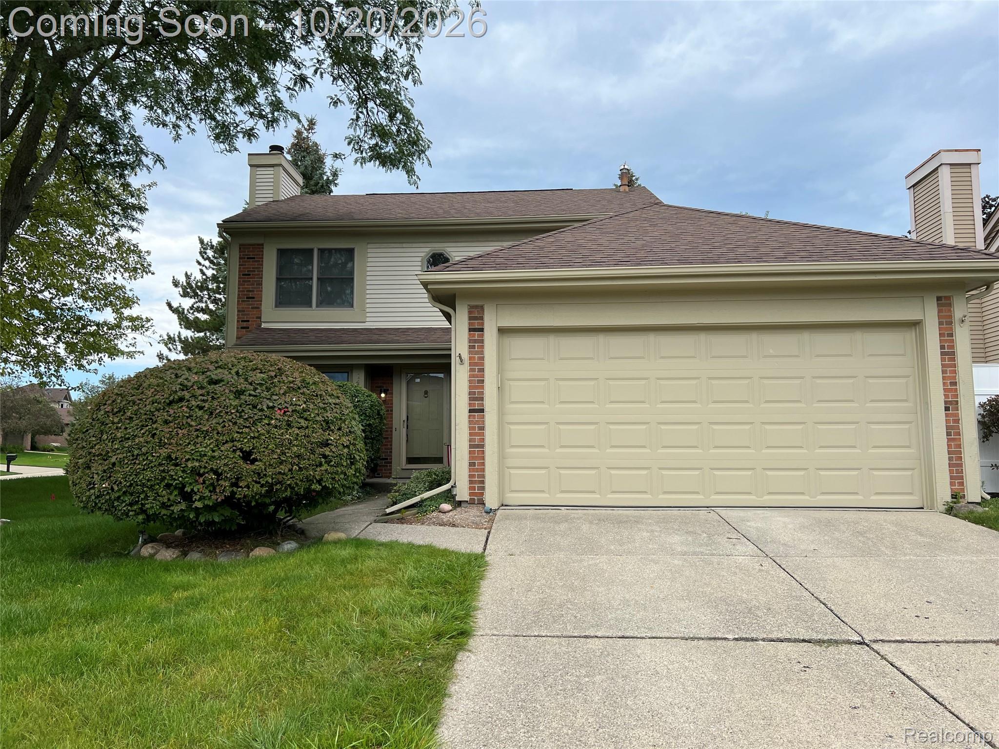 1483 Colony Dr Property Photo 2