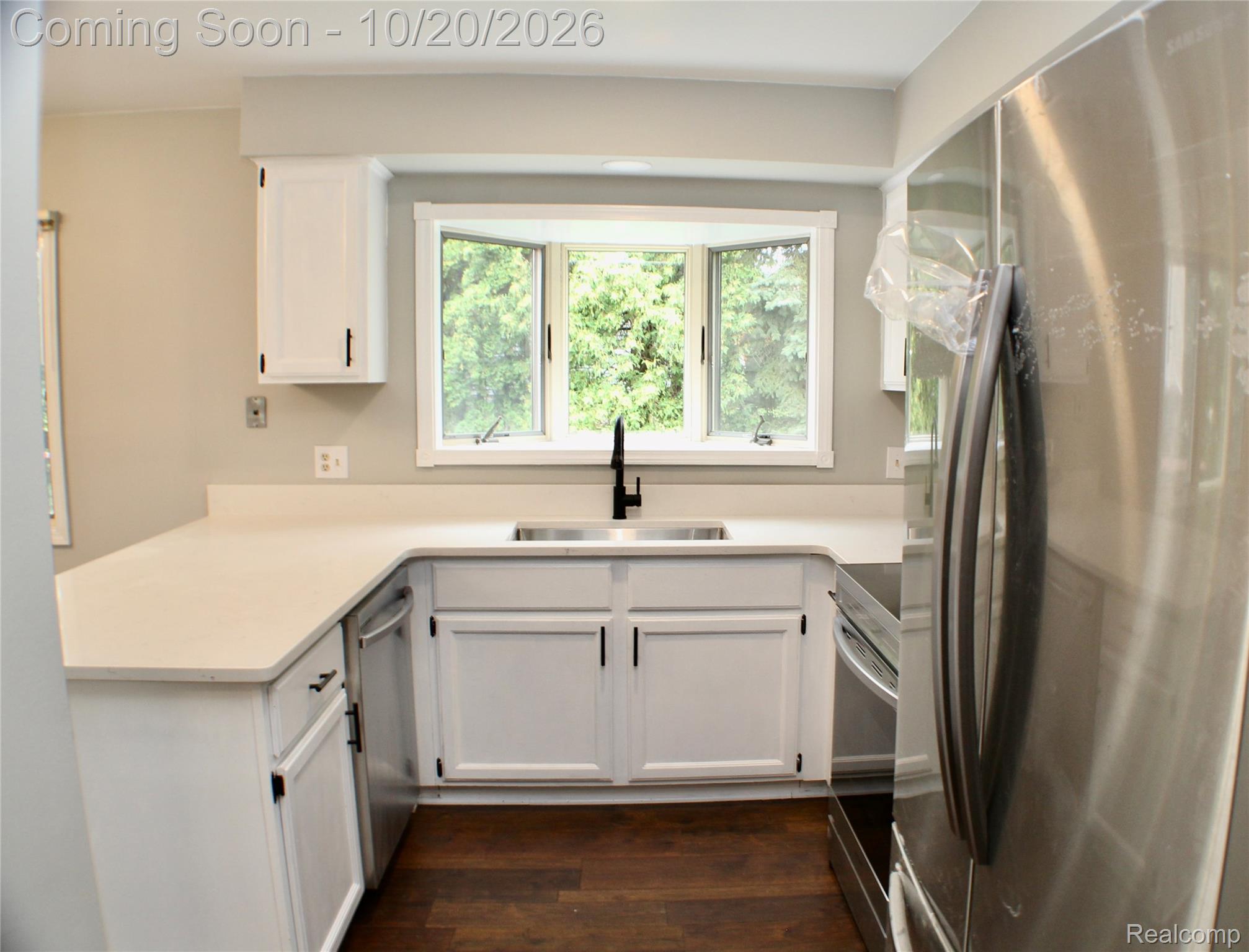 1483 Colony Dr Property Photo 8