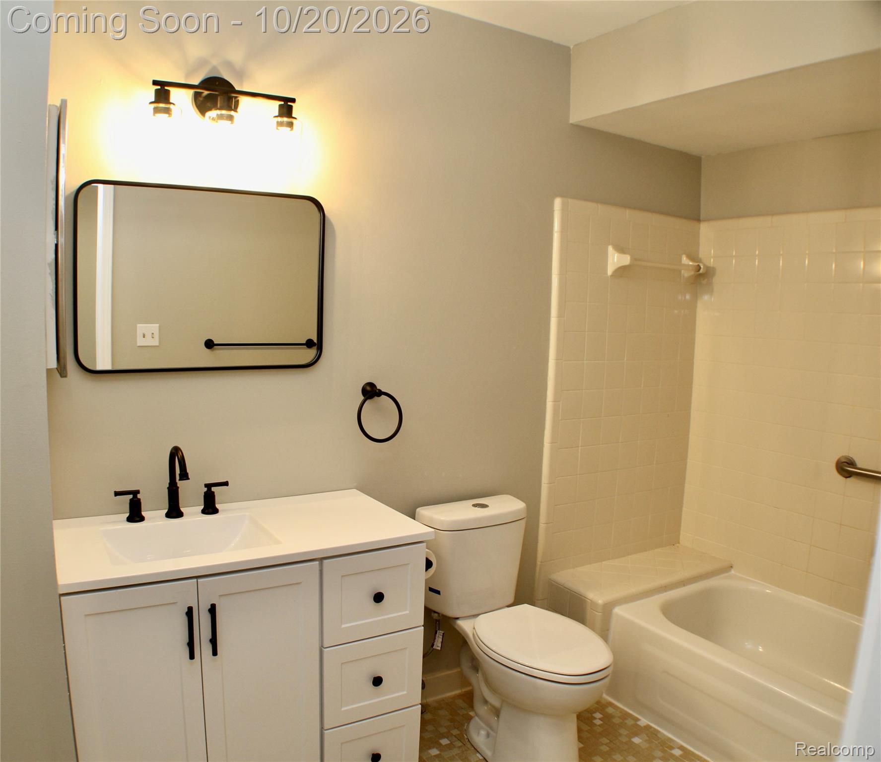 1483 Colony Dr Property Photo 13