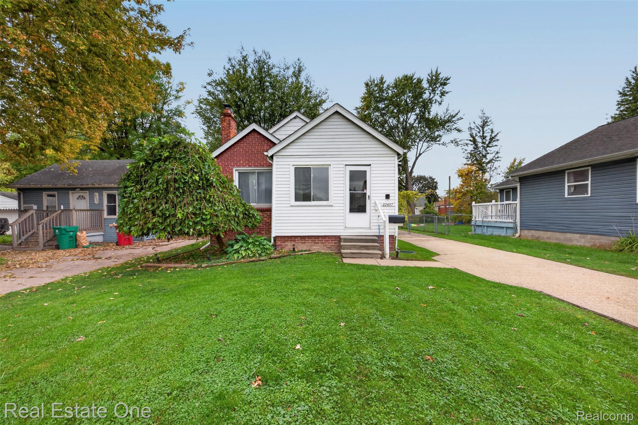 22457 Piper Ave W Property Photo 1