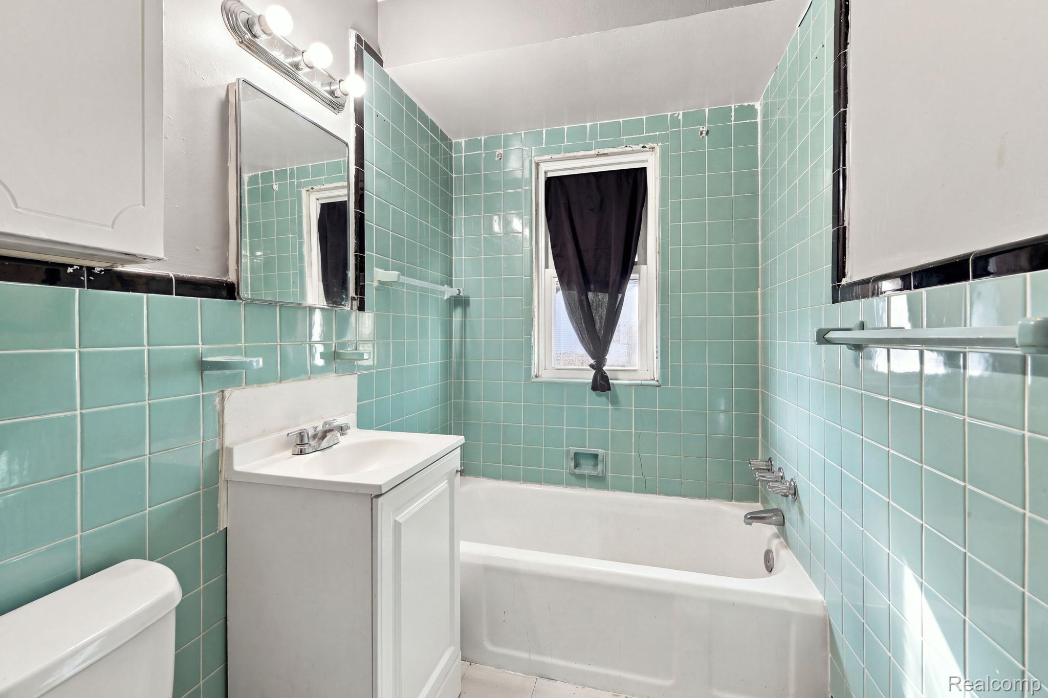 15300 Faircrest St Property Photo 6