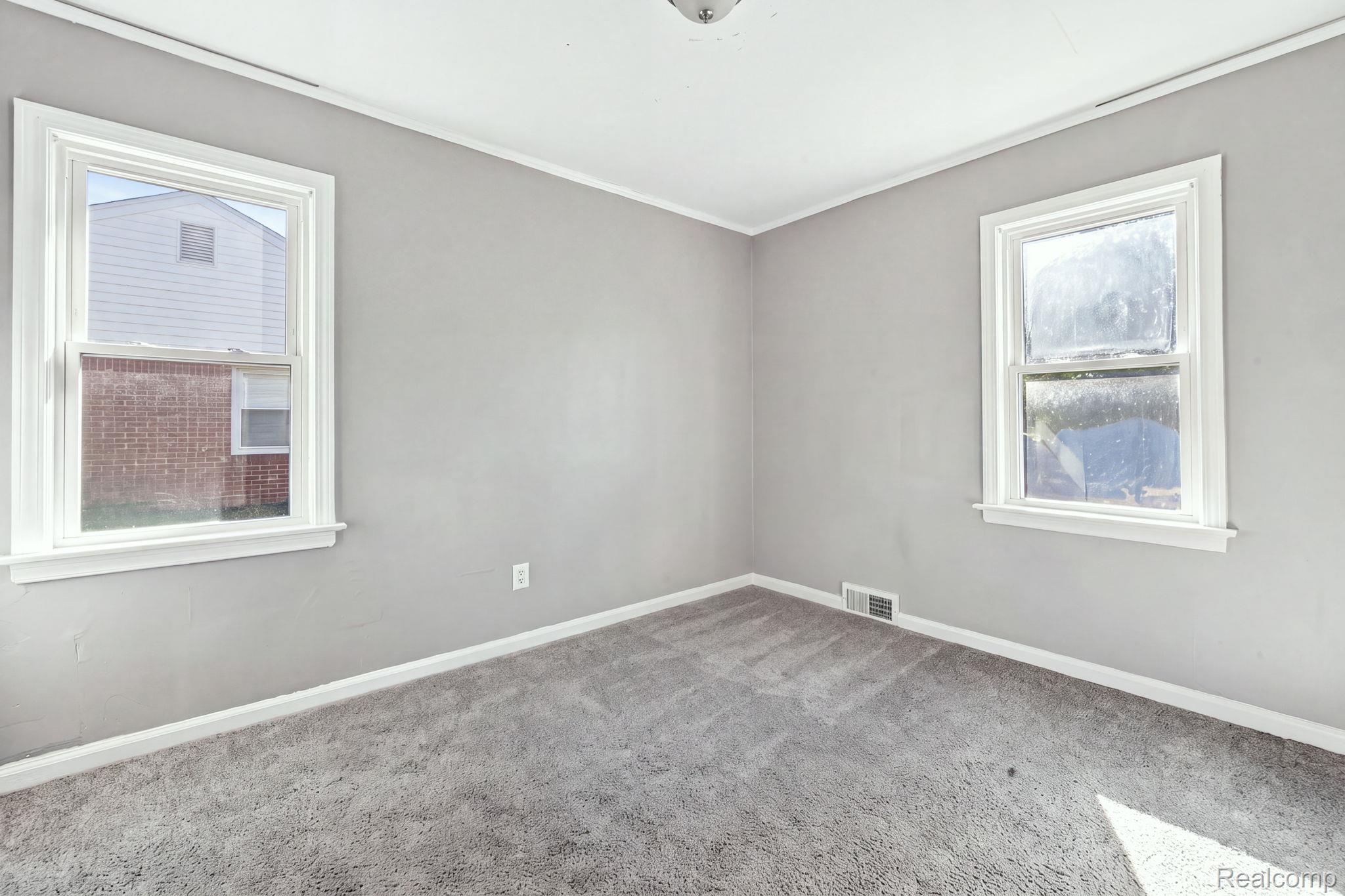 15300 Faircrest St Property Photo 7