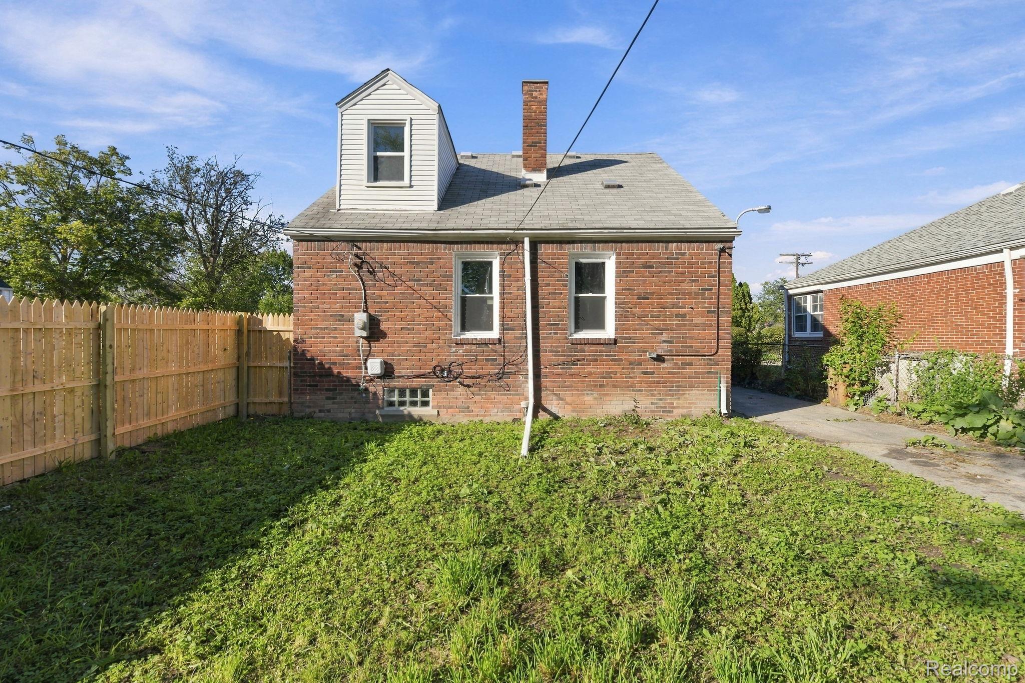 15300 Faircrest St Property Photo 17