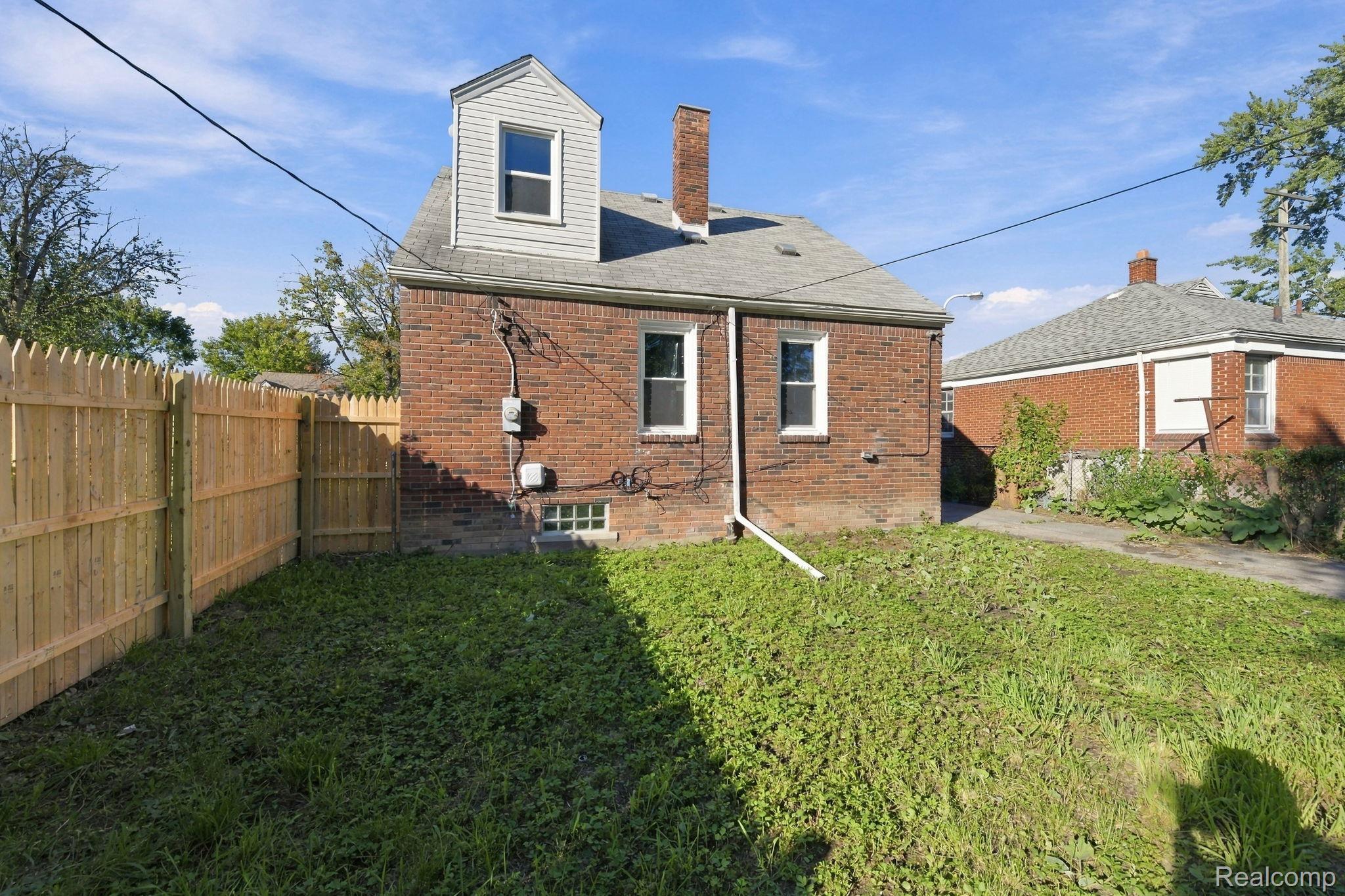 15300 Faircrest St Property Photo 18