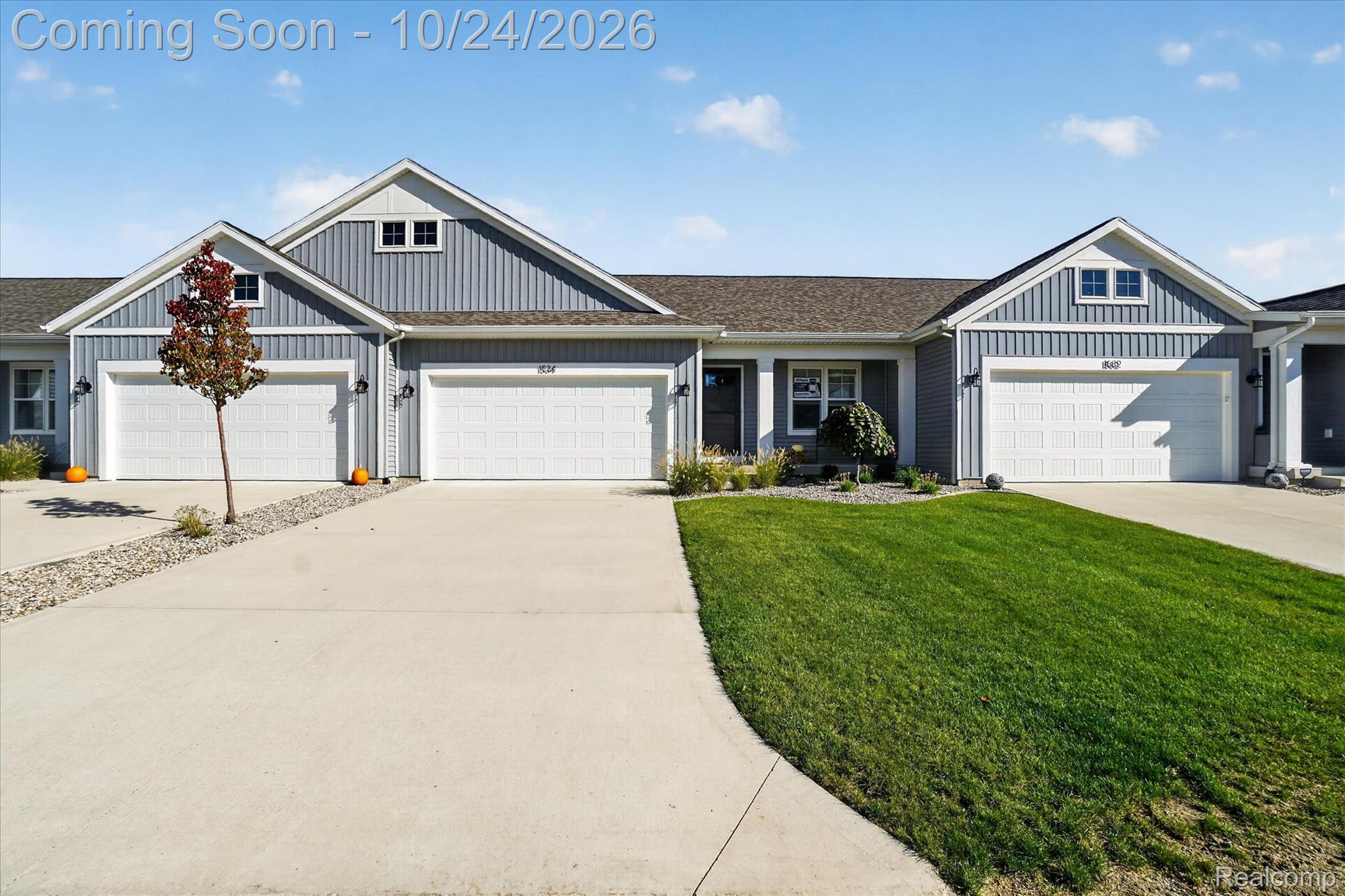 1534 N Village Cir Property Photo 1