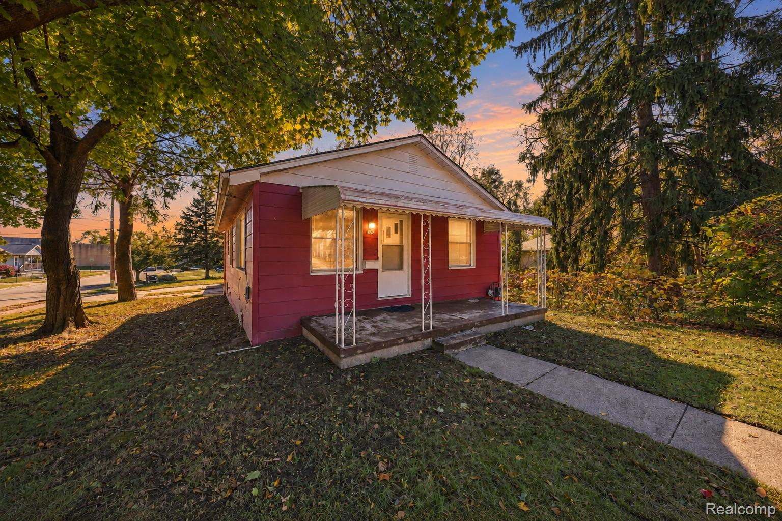 1005 Jefferson St Property Photo 1
