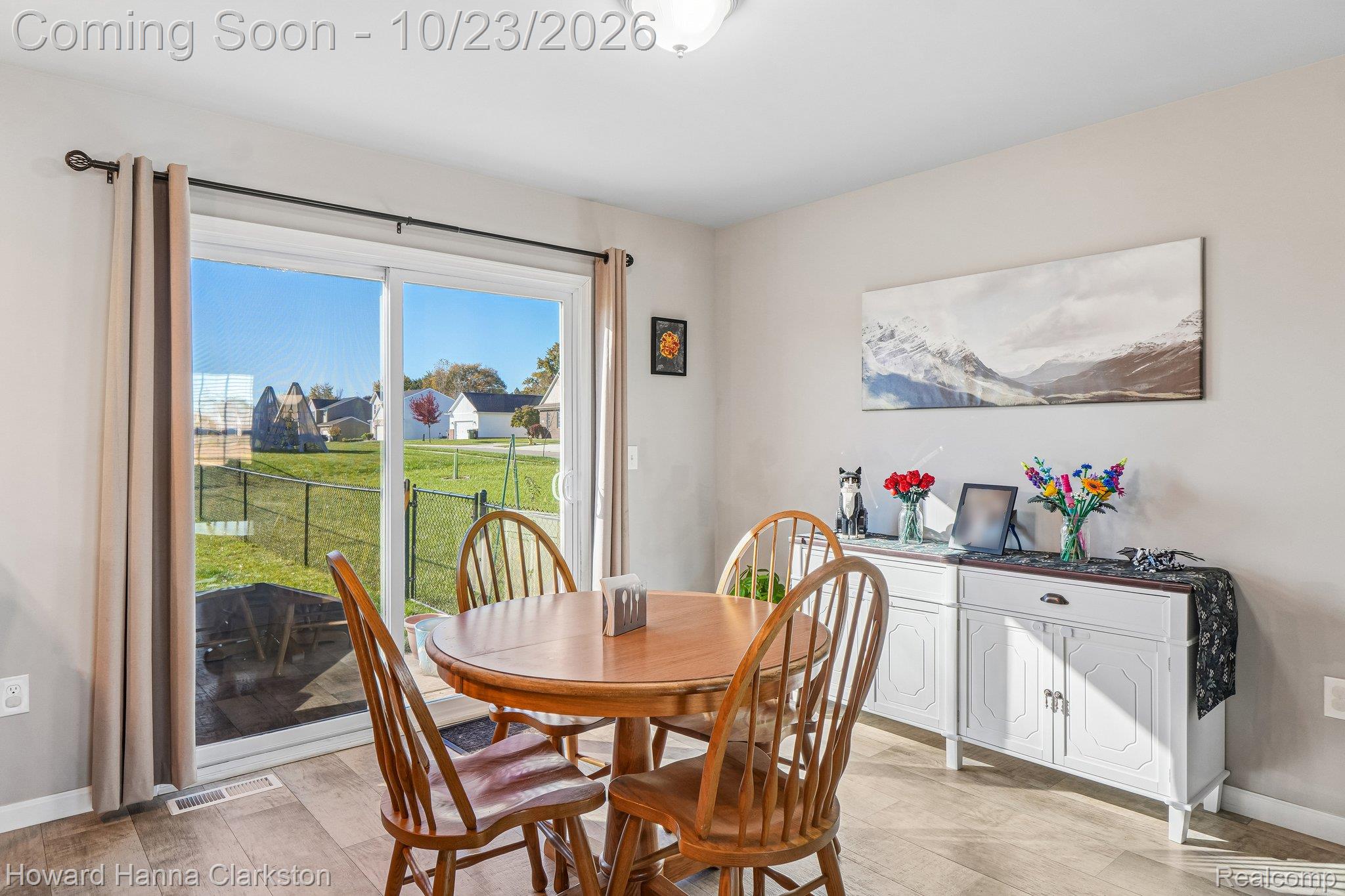 2885 Berkshire St Property Photo 8