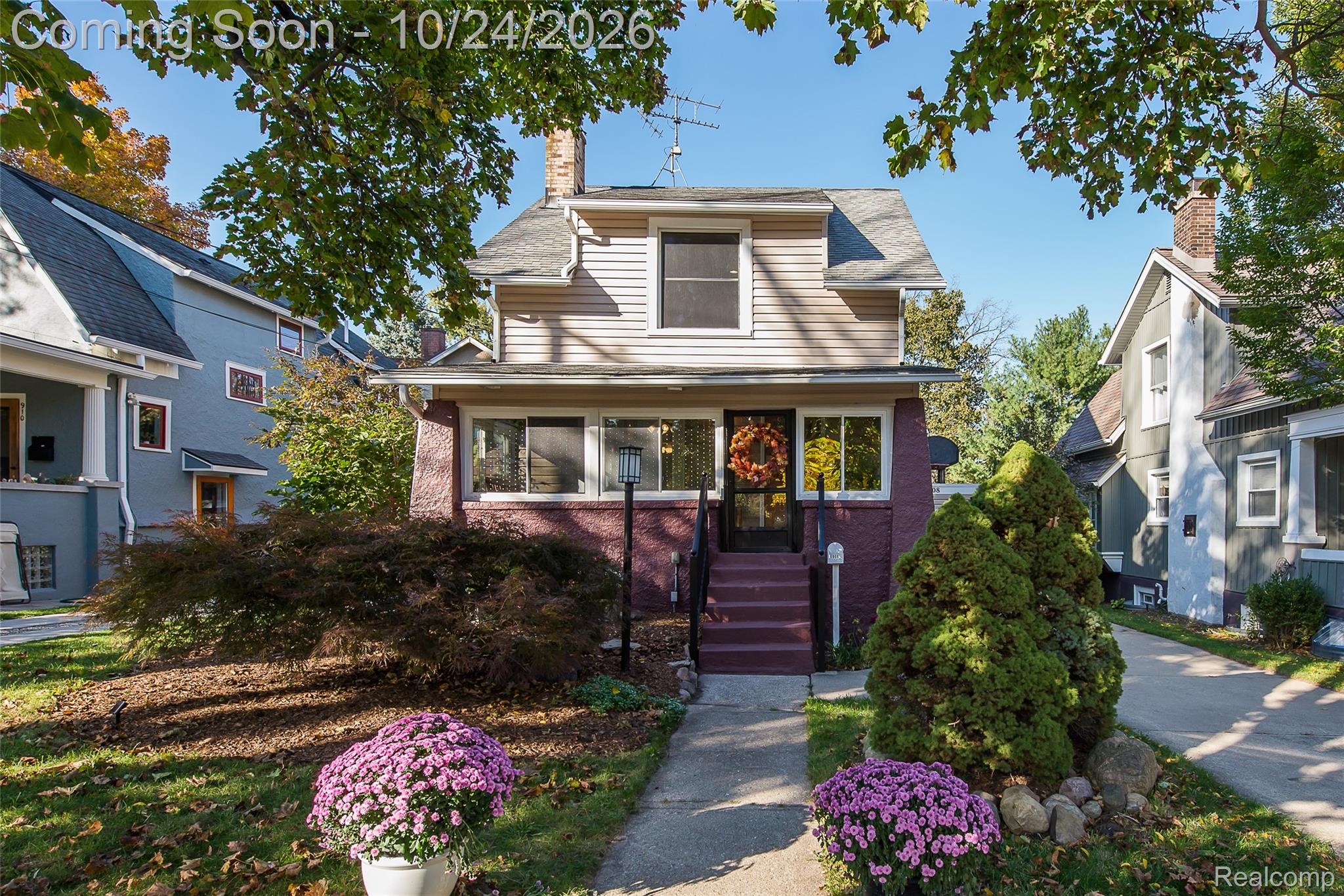 908 Willow St Property Photo 1