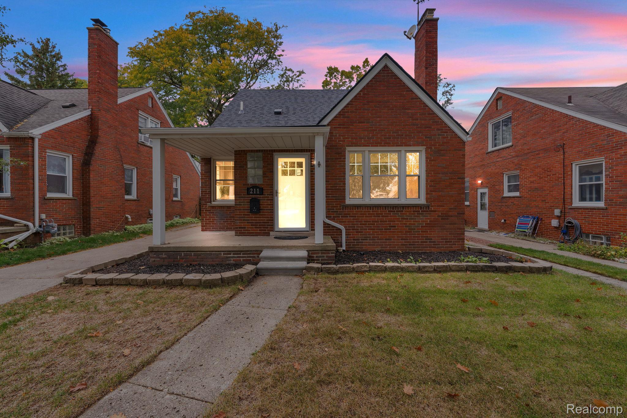 211 Drexel St Property Photo 1