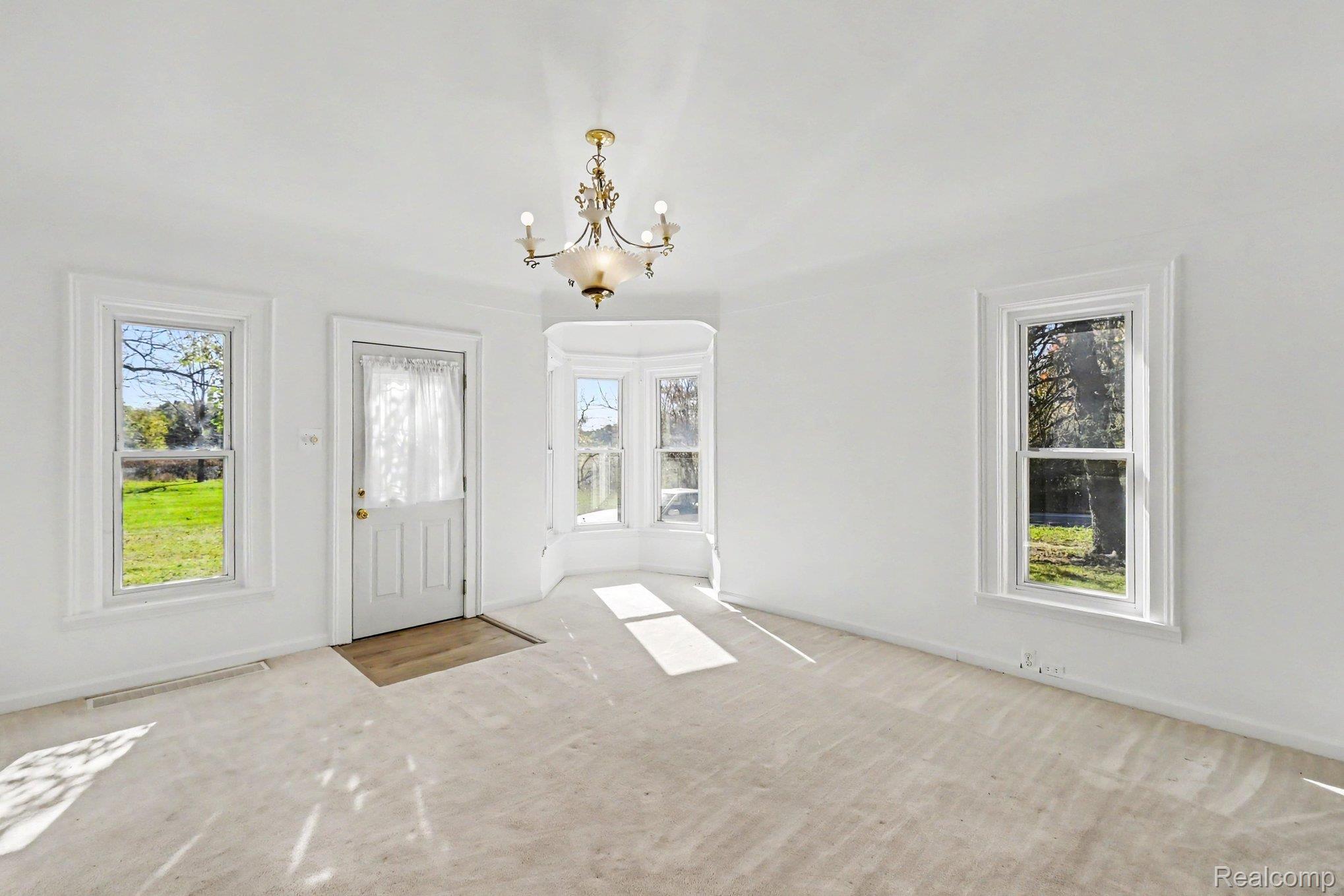 6136 Ormond Rd Property Photo 8