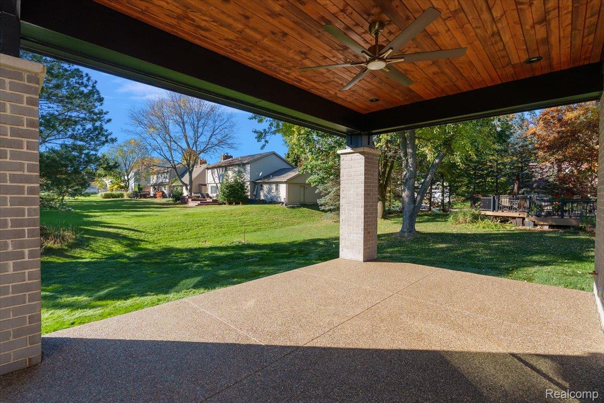 1545 Tiverton Trail Dr Property Photo 10