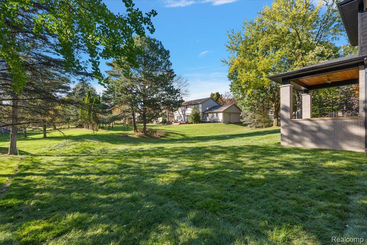 1545 Tiverton Trail Dr Property Photo 12