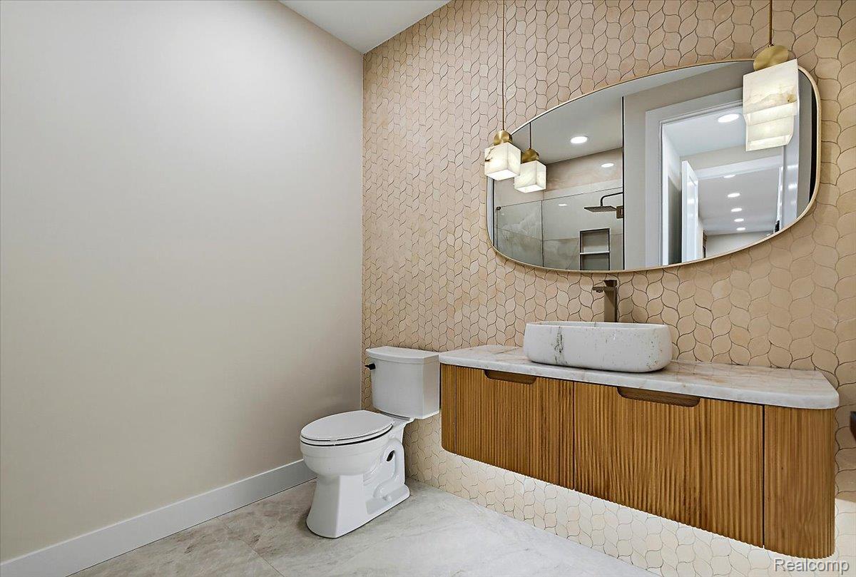 1545 Tiverton Trail Dr Property Photo 41