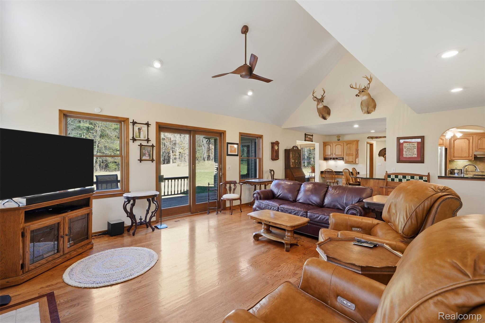 3384 Davison Lake Rd Property Photo 10
