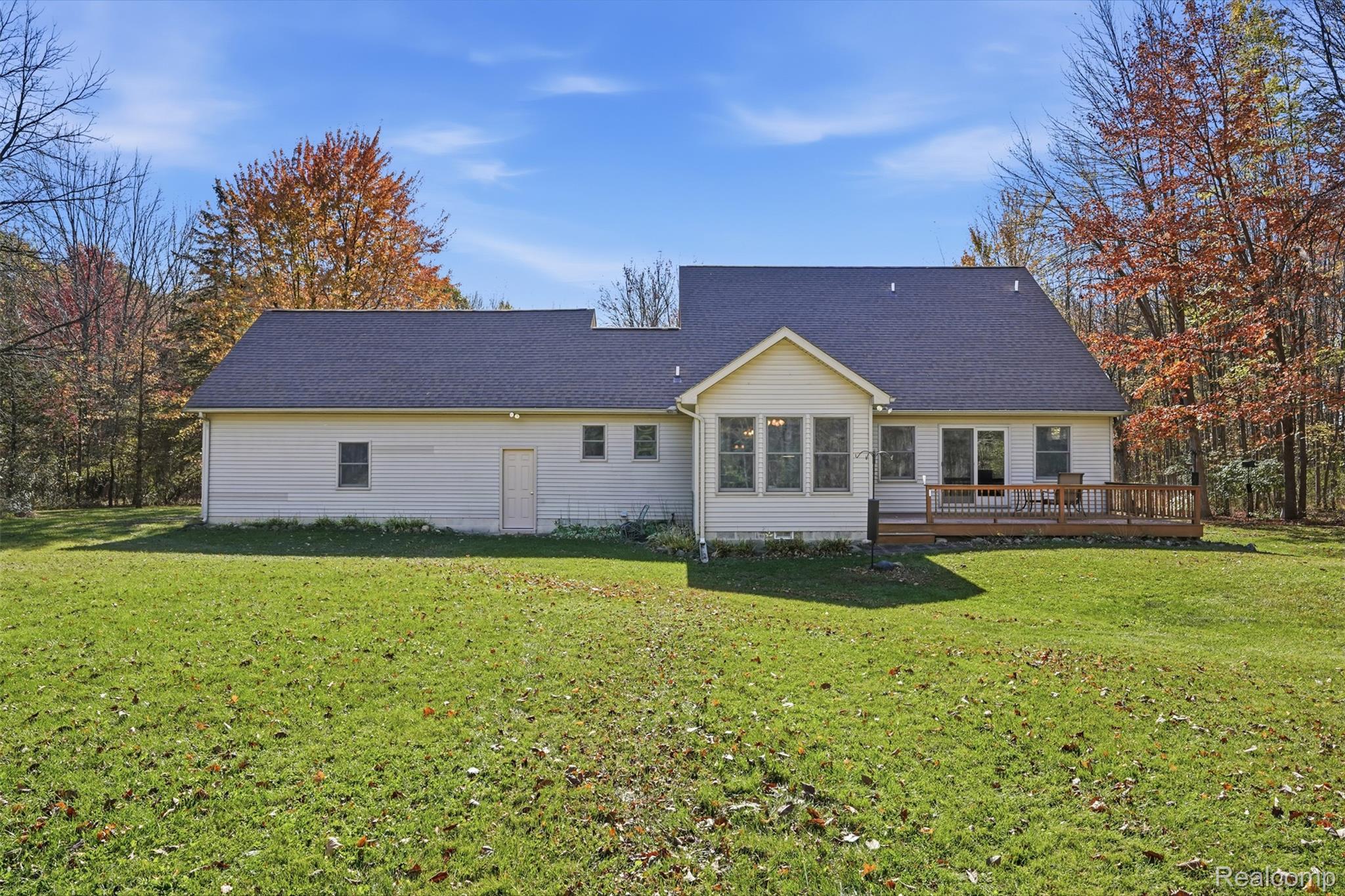 3384 Davison Lake Rd Property Photo 32