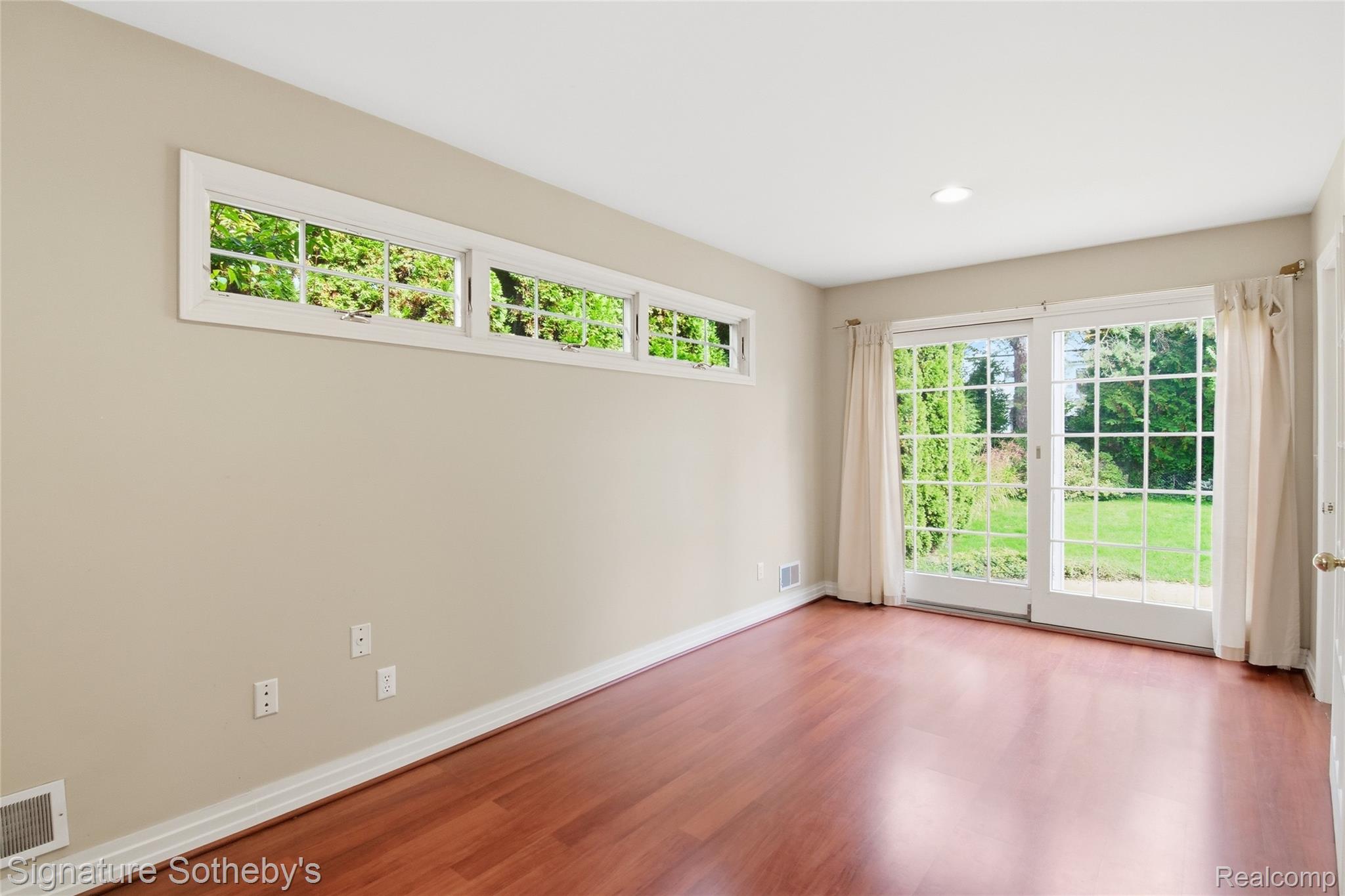 431 Westchester Way Property Photo 16