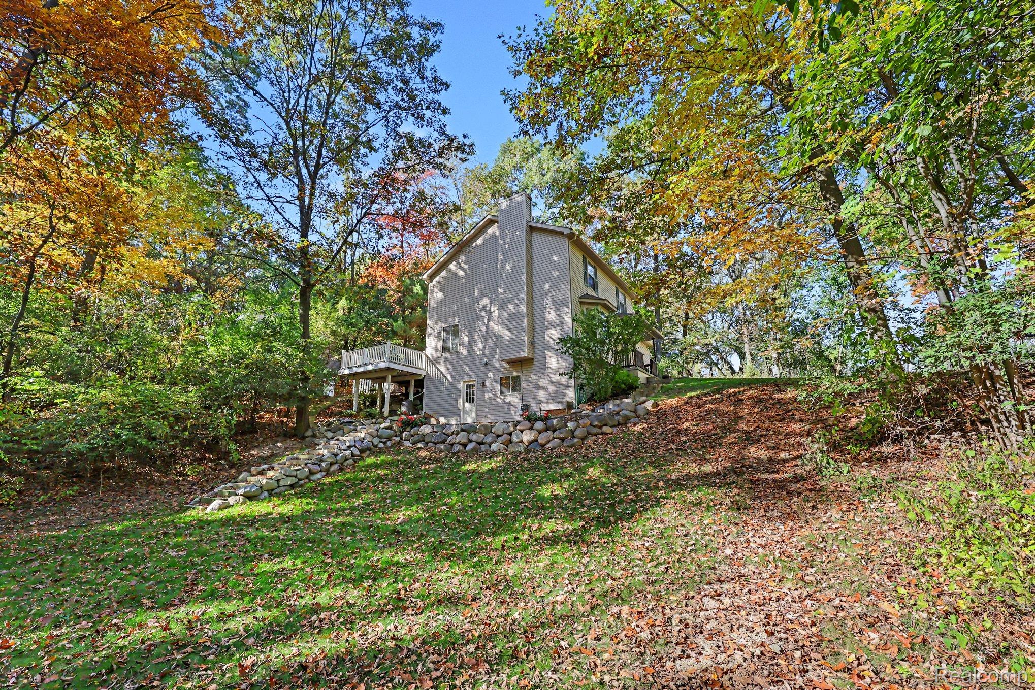 8915 Onandaga Rd Property Photo 41