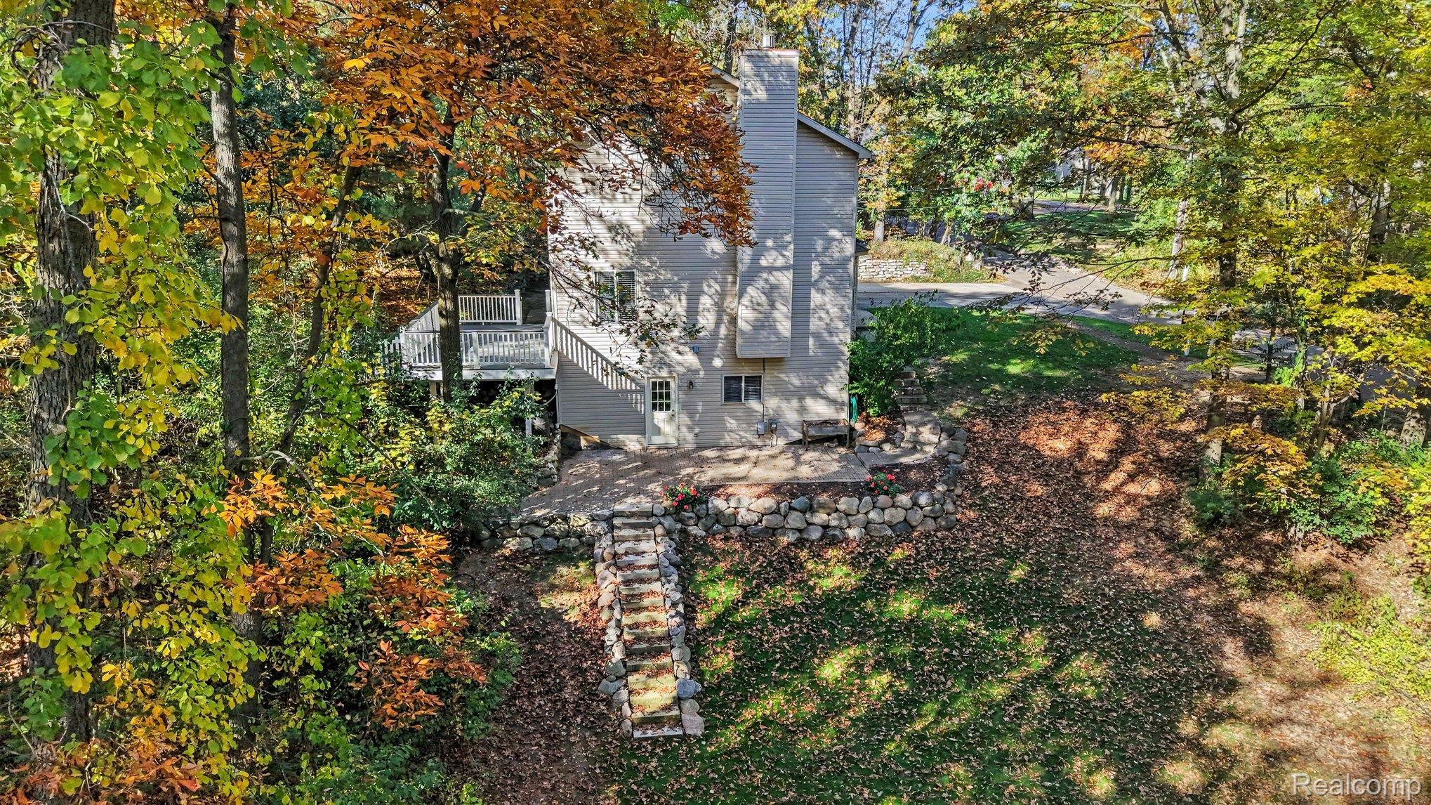 8915 Onandaga Rd Property Photo 42