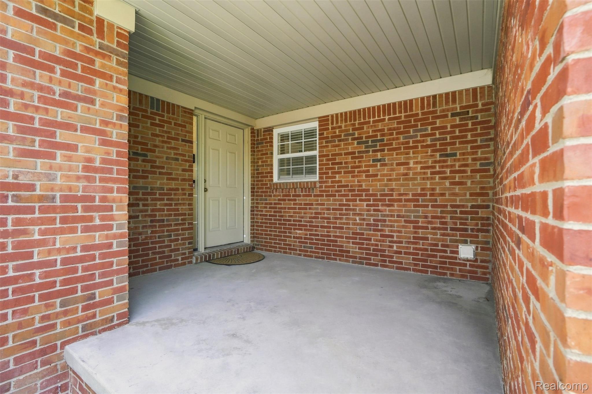 13469 Shire Ln Property Photo 4