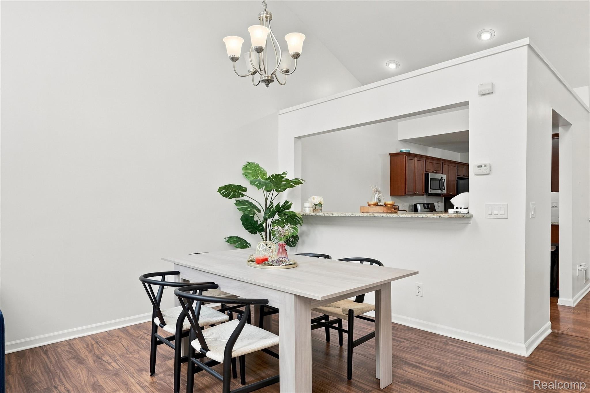 13469 Shire Ln Property Photo 10