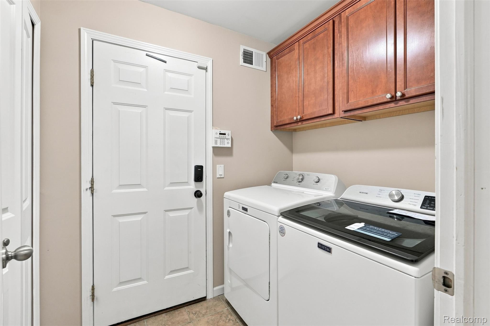 13469 Shire Ln Property Photo 17