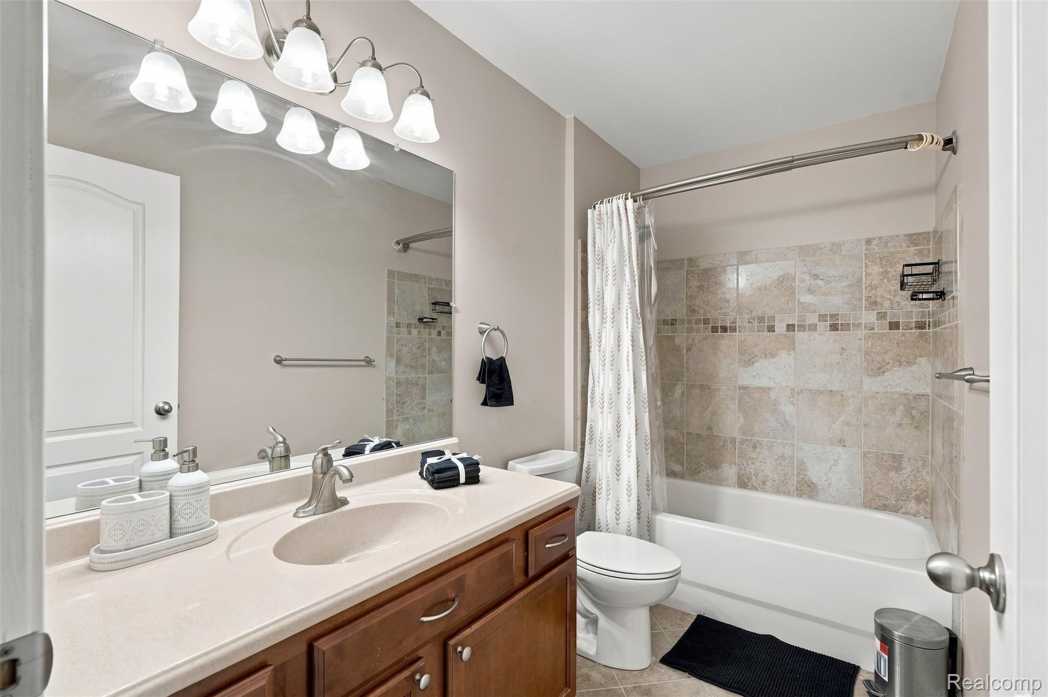 13469 Shire Ln Property Photo 29