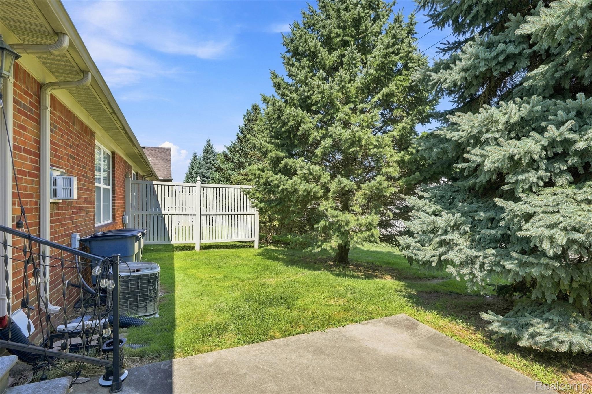 13469 Shire Ln Property Photo 38