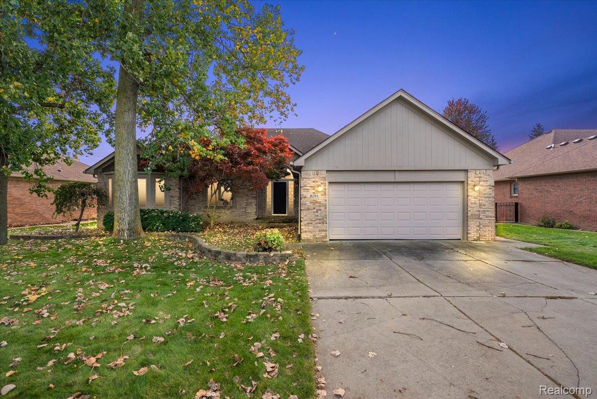 36704 Crimson Ln Property Photo 1